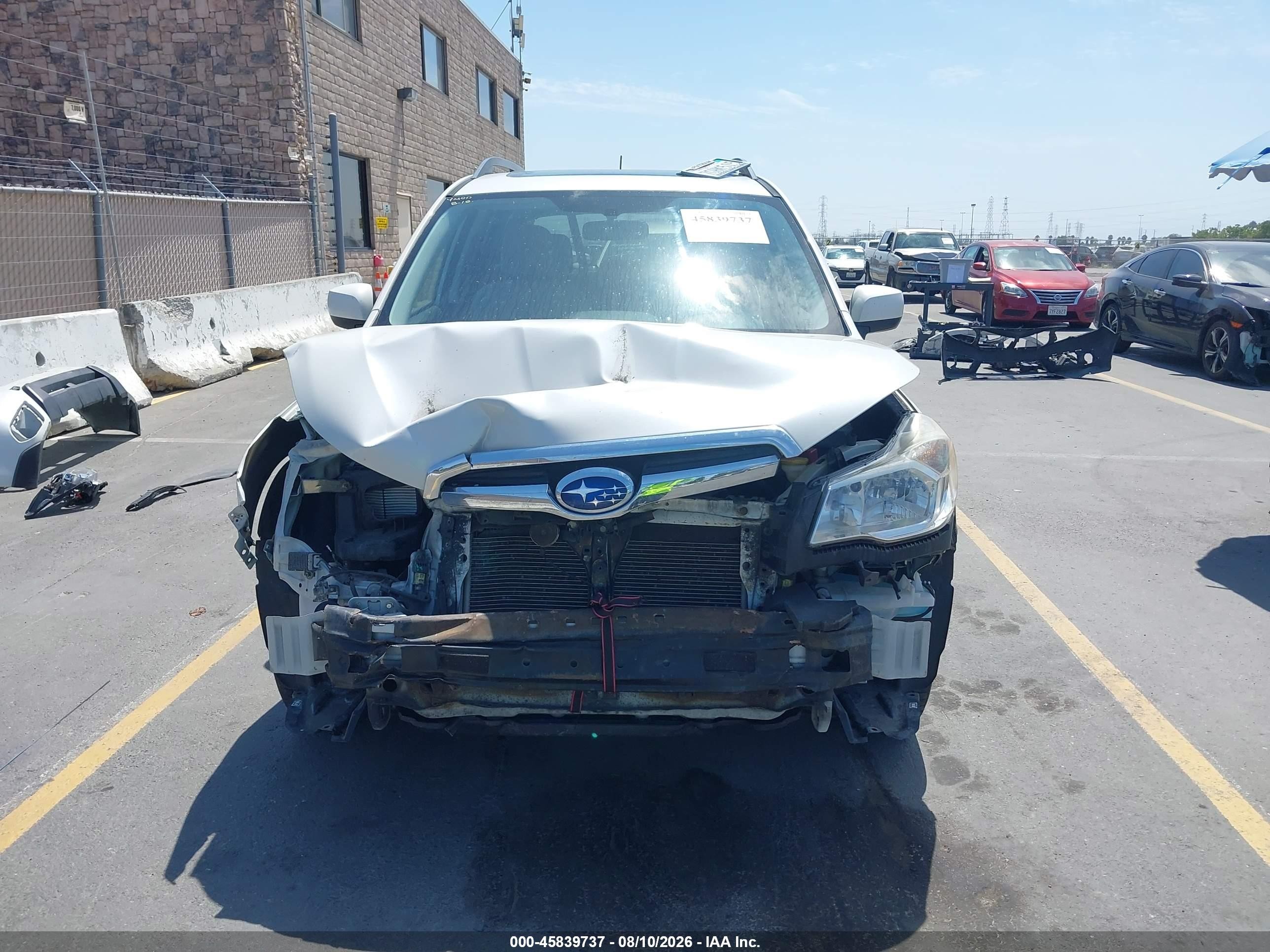 2015 Subaru Forester 2.5i Premium Белый vin: JF2SJADC7FG410098