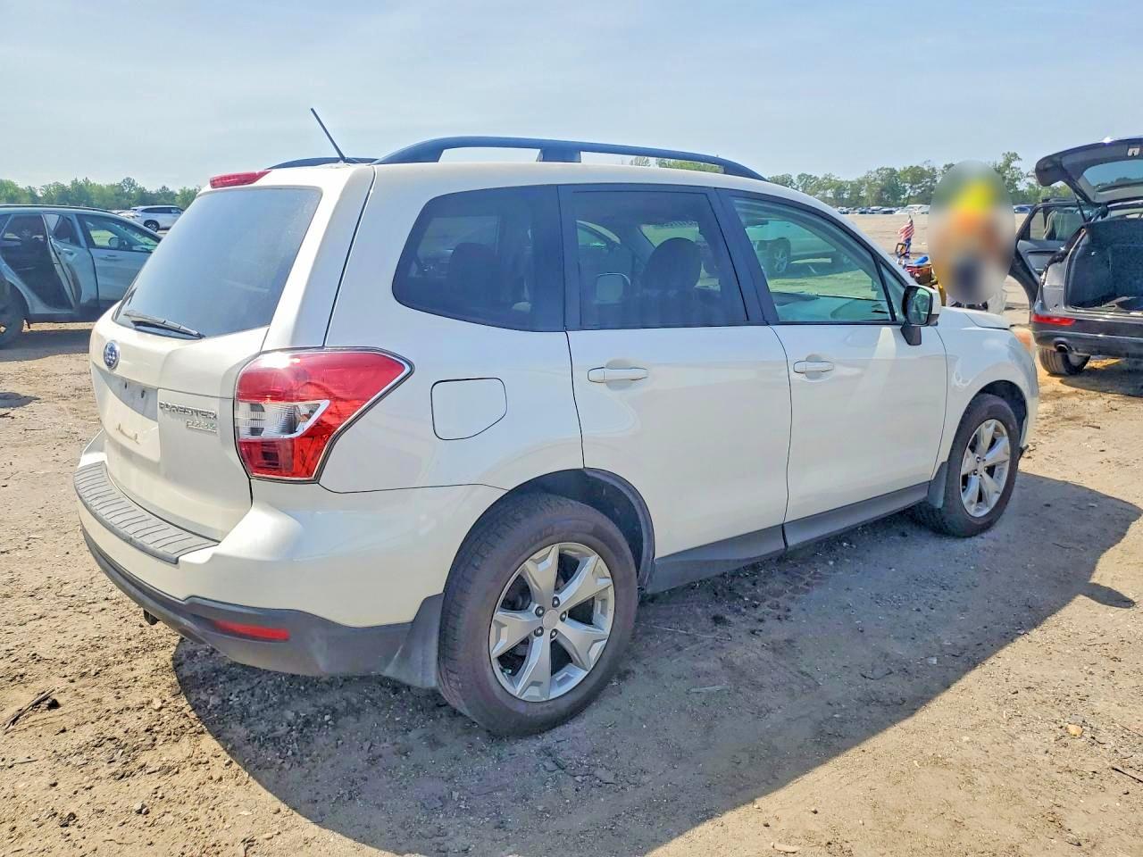 2015 Subaru Forester 2.5i Premium White vin: JF2SJADC7FH401444