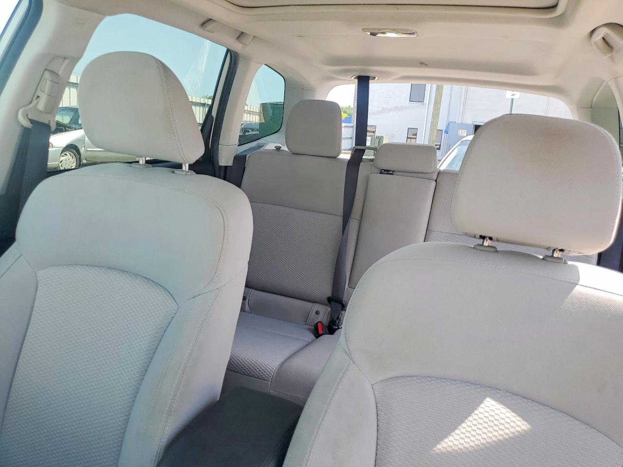2015 Subaru Forester 2.5i Premium White vin: JF2SJADC7FH401444
