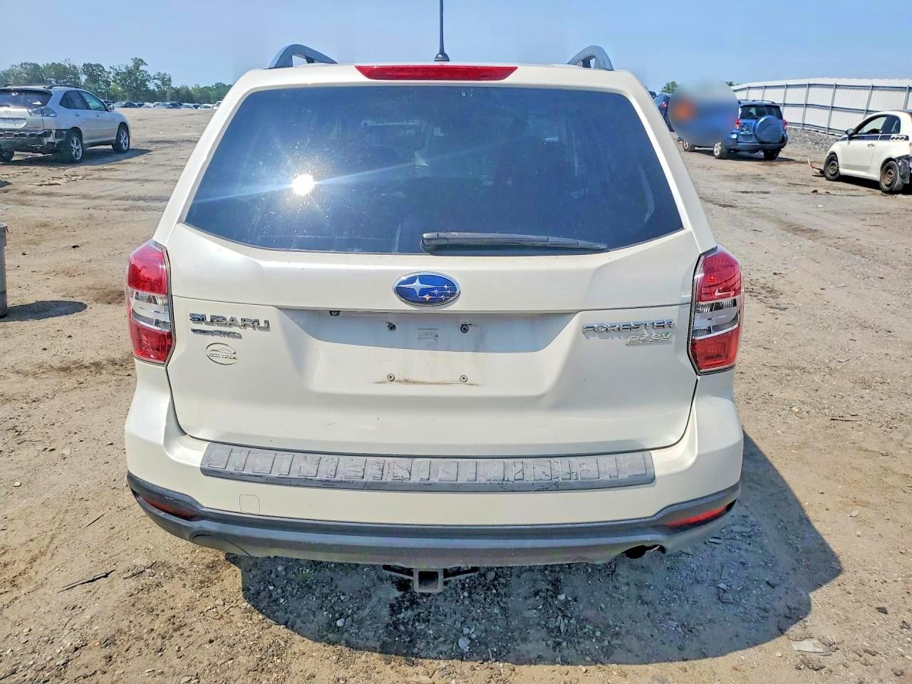 2015 Subaru Forester 2.5i Premium White vin: JF2SJADC7FH401444