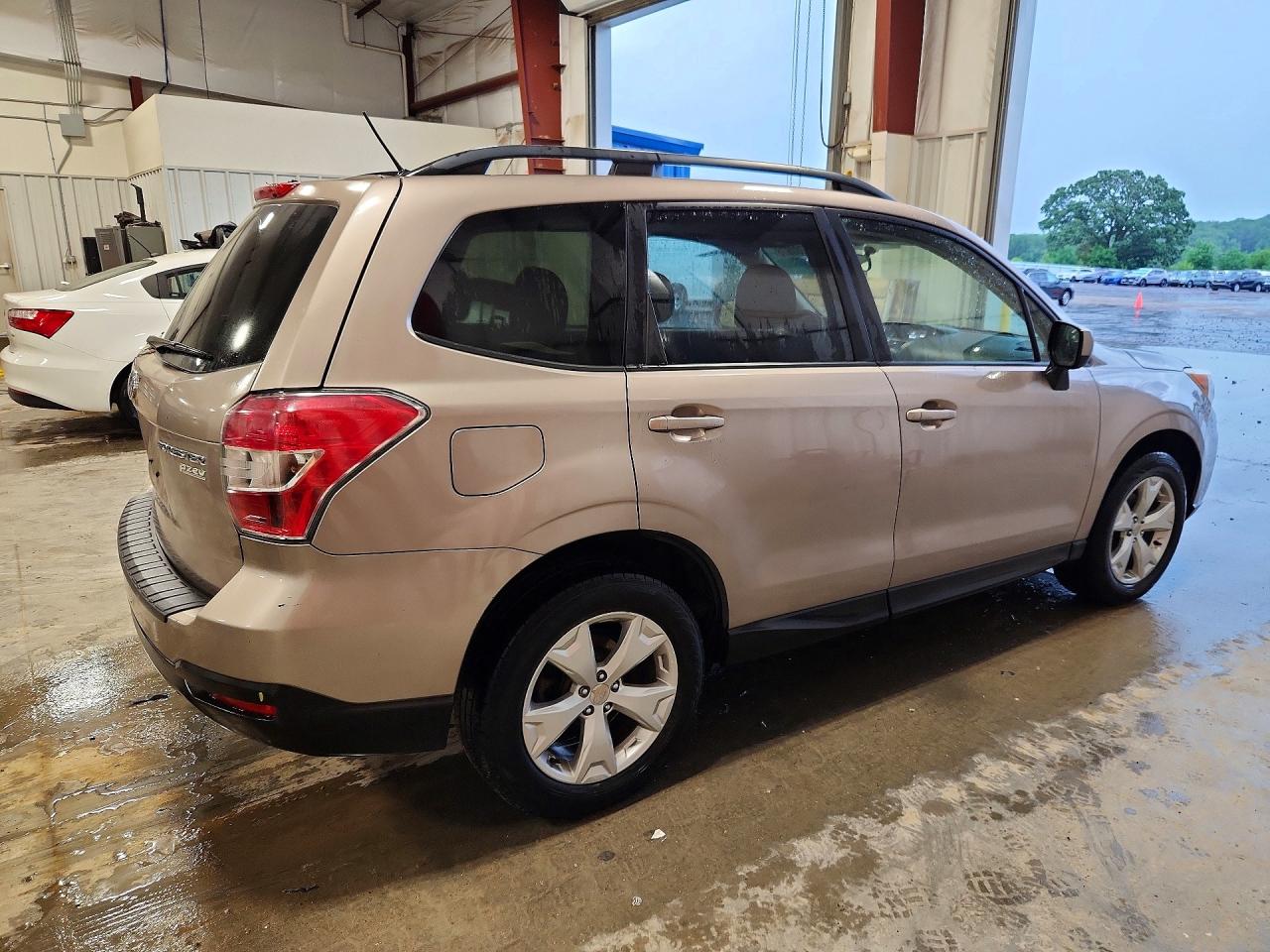 2015 Subaru Forester 2.5i Premium Brown vin: JF2SJADC7FH456413