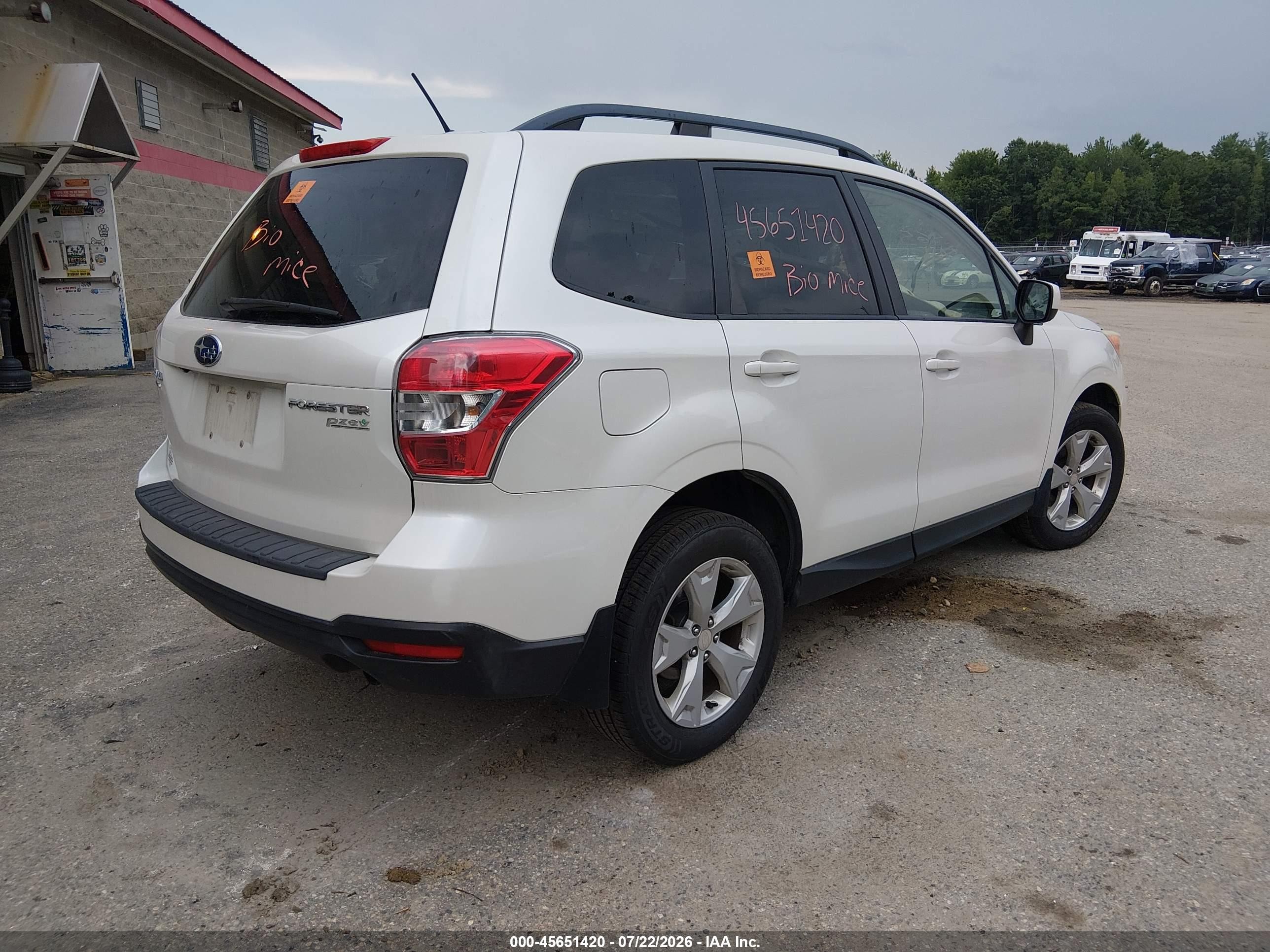 2015 Subaru Forester 2.5i Premium Белый vin: JF2SJADC7FH518067