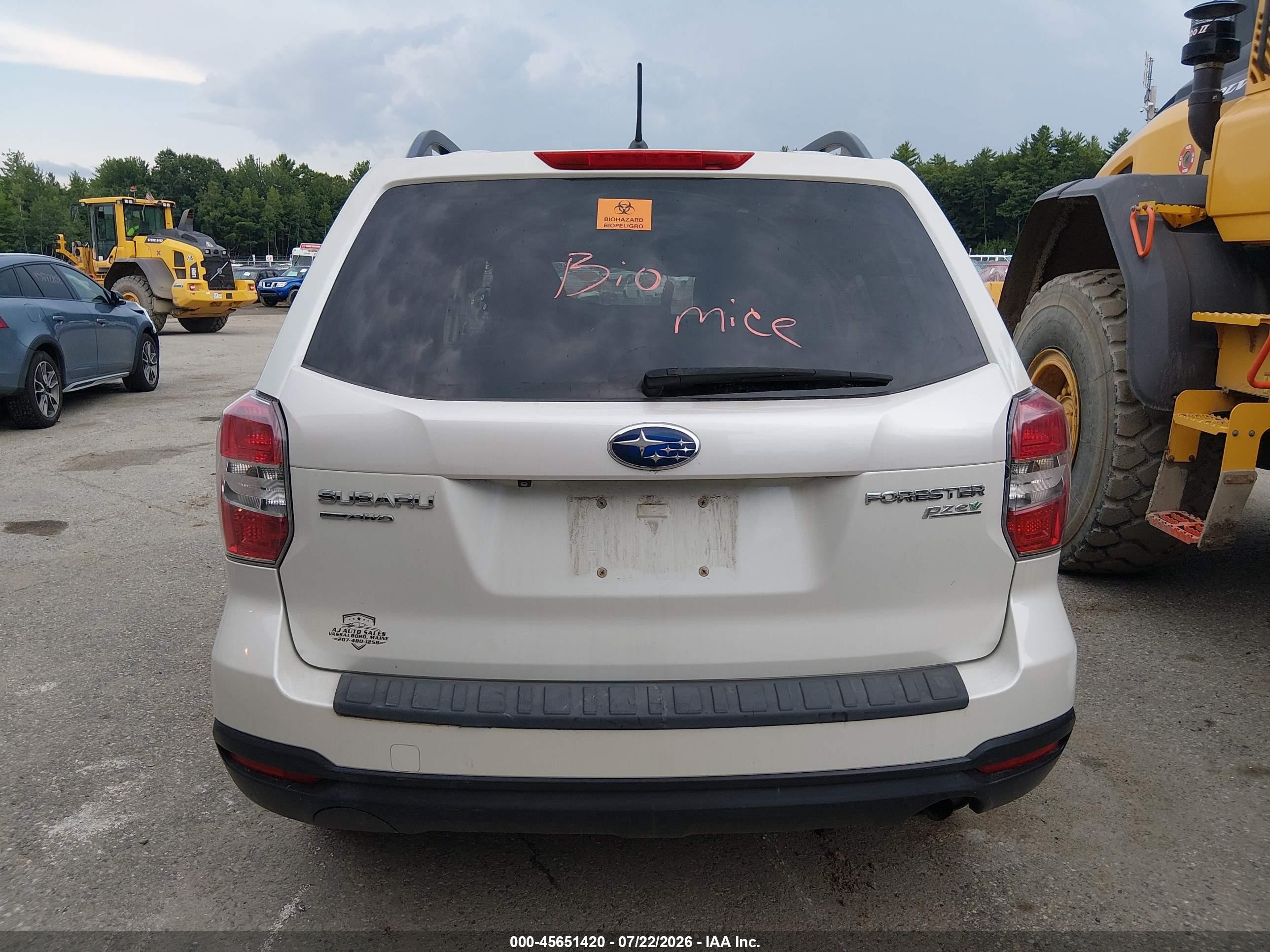 2015 Subaru Forester 2.5i Premium Белый vin: JF2SJADC7FH518067
