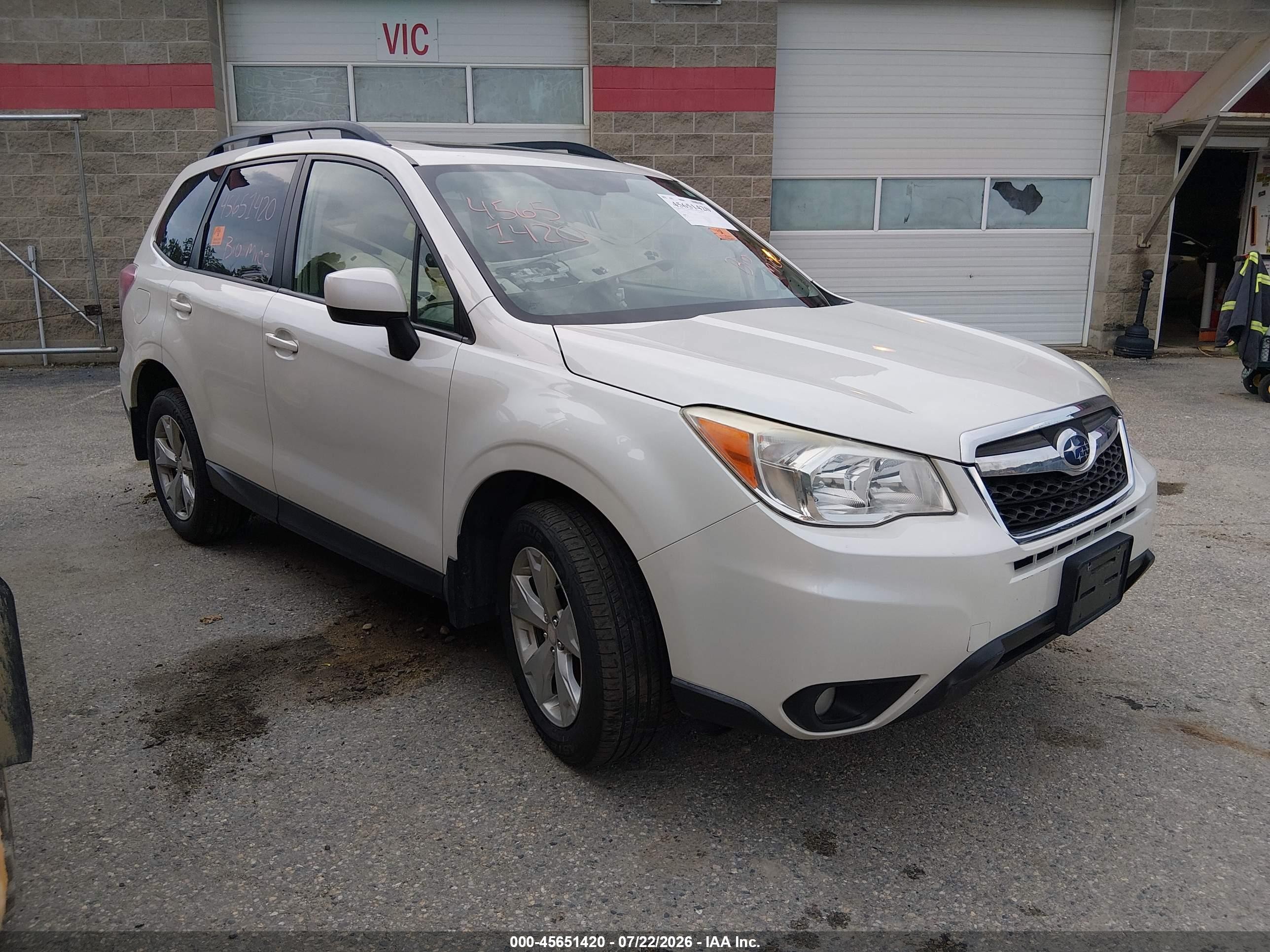 2015 Subaru Forester 2.5i Premium Белый vin: JF2SJADC7FH518067