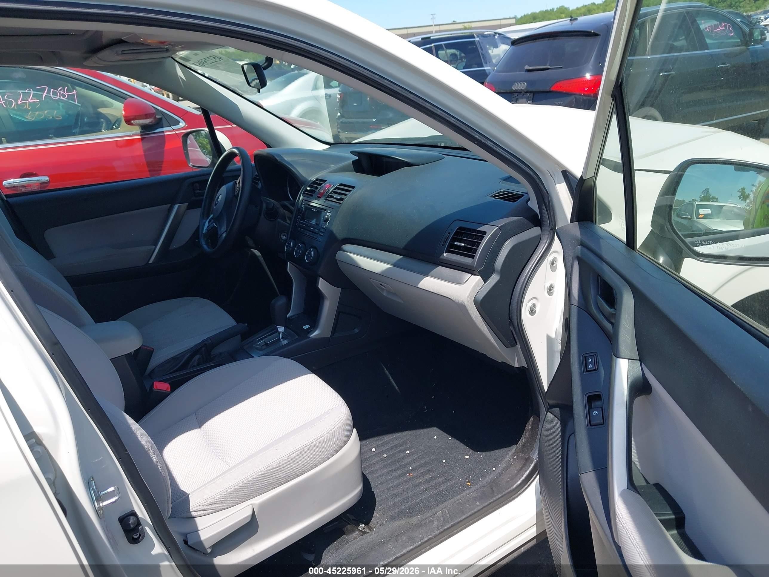 2015 Subaru Forester 2.5i Premium White vin: JF2SJADC7FH538416