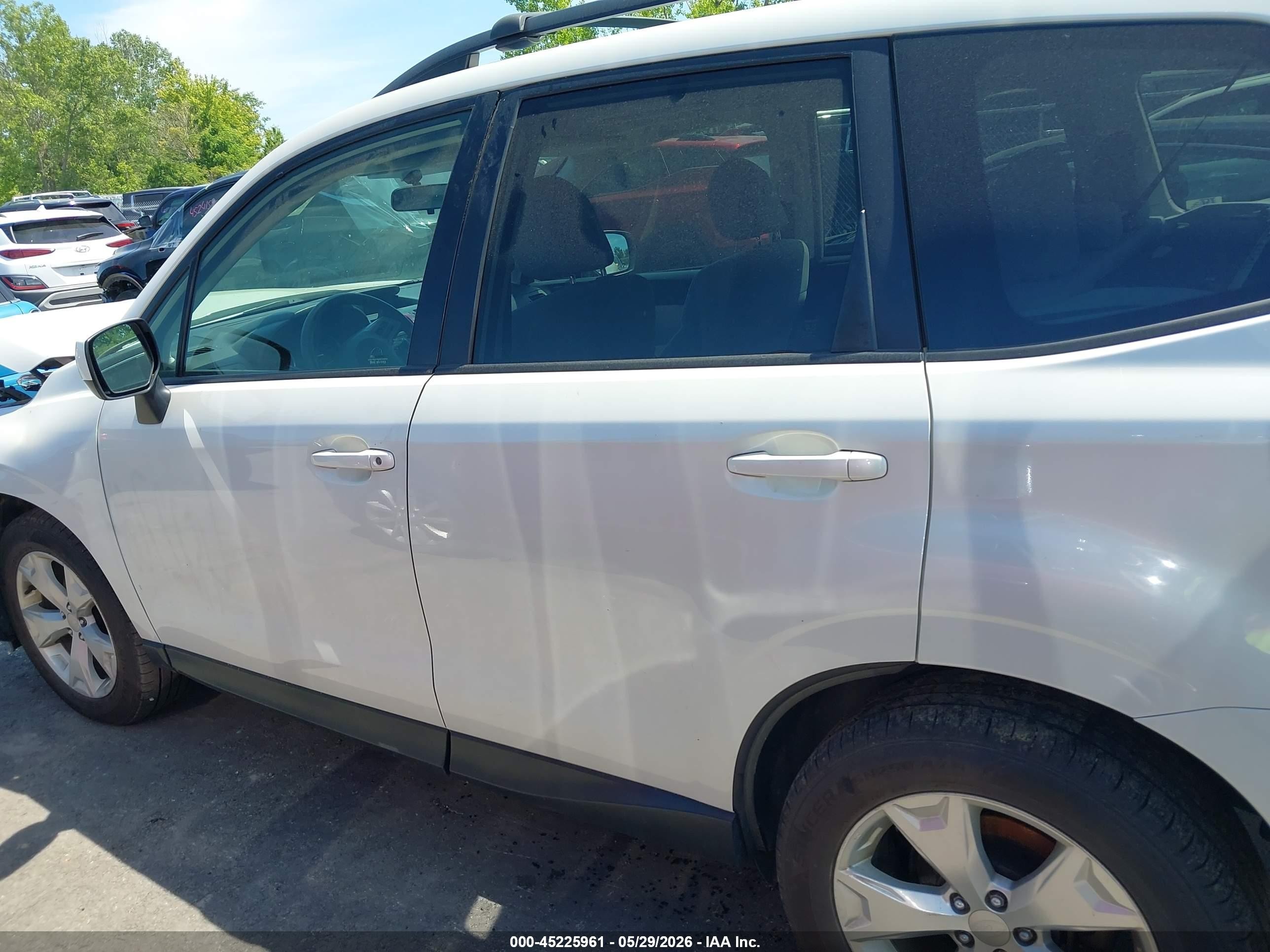 2015 Subaru Forester 2.5i Premium White vin: JF2SJADC7FH538416