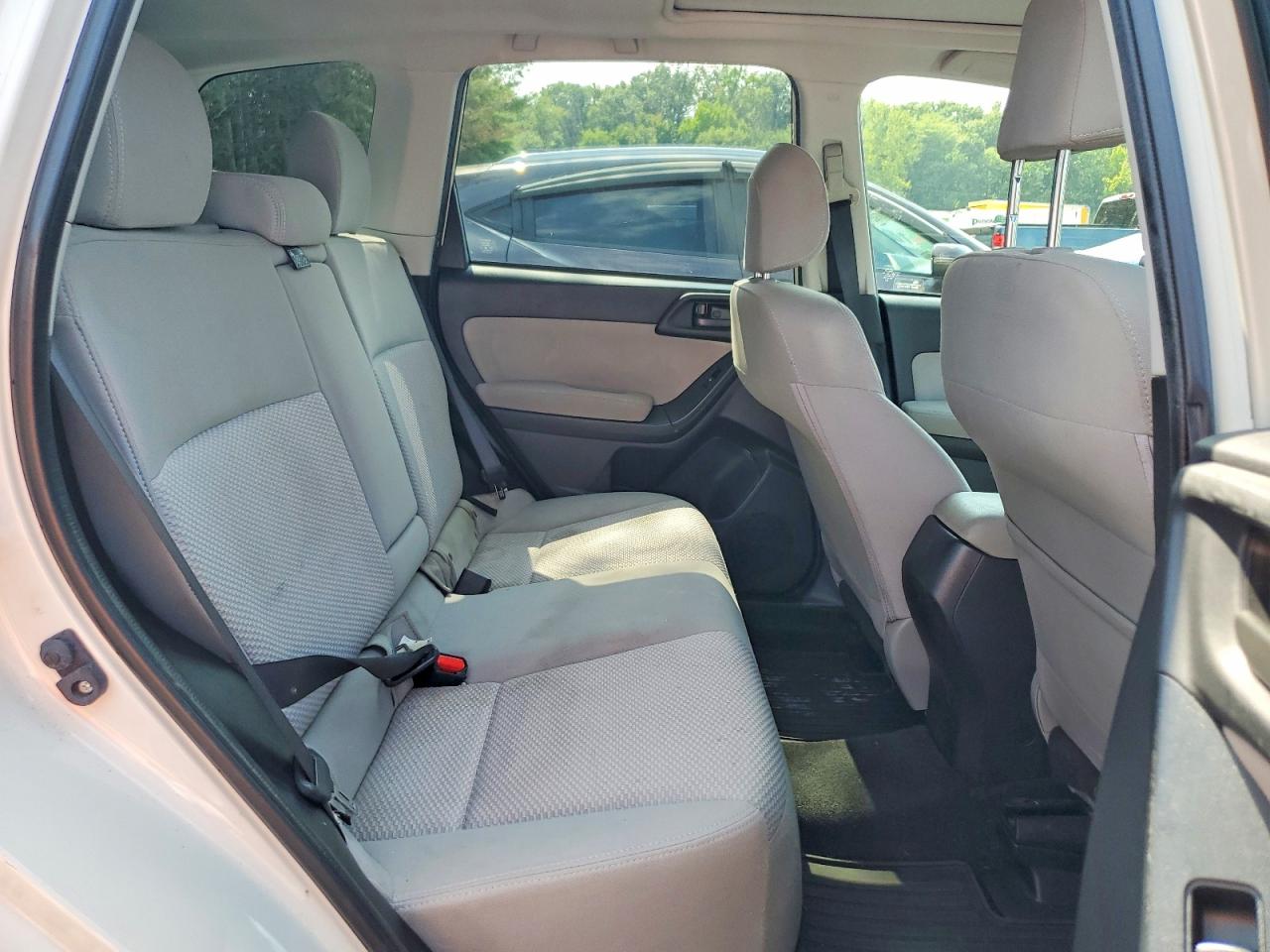2015 Subaru Forester 2.5i Premium White vin: JF2SJADC7FH539534