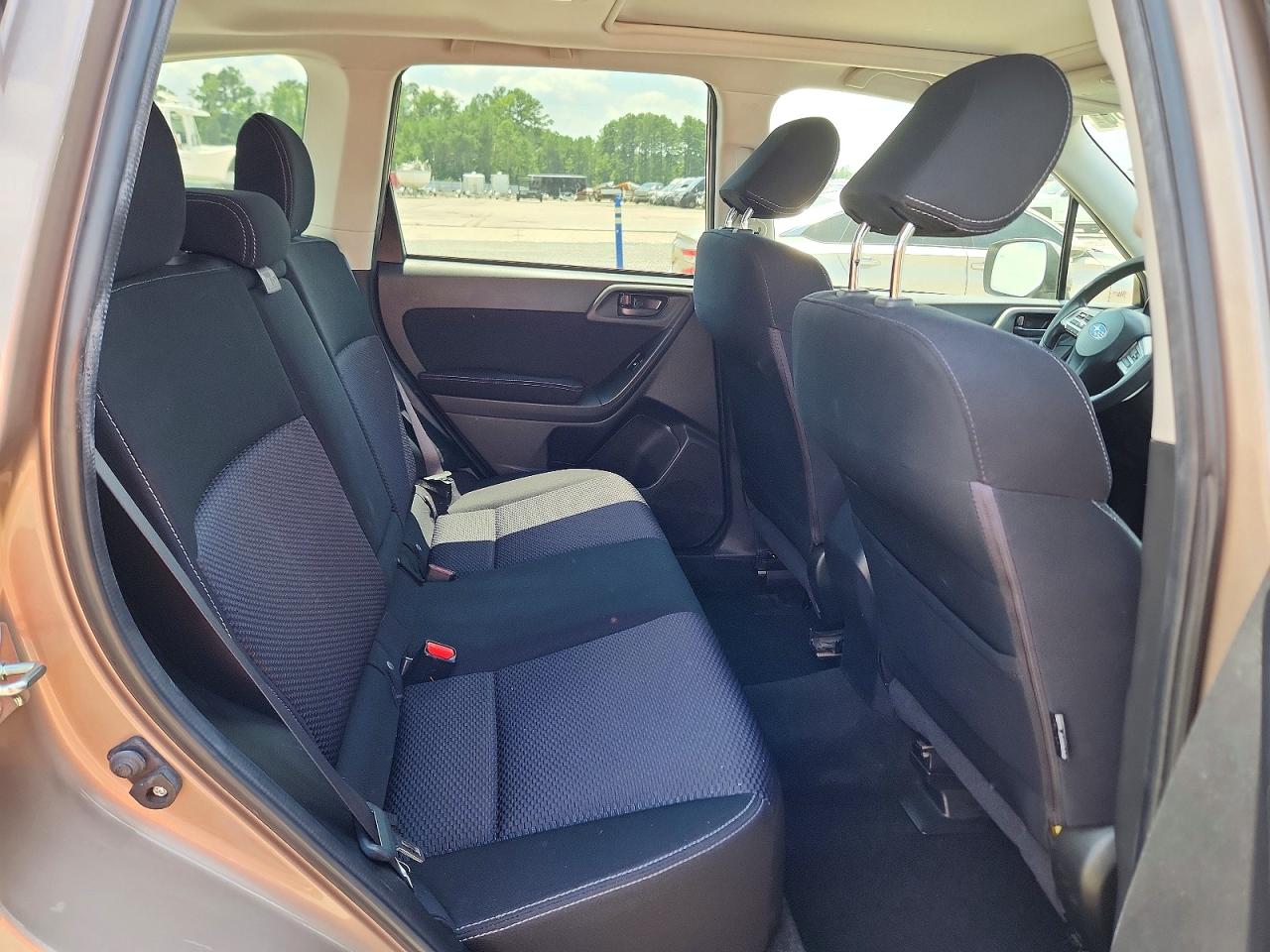 2015 Subaru Forester 2.5i Premium Tan vin: JF2SJADC7FH574235