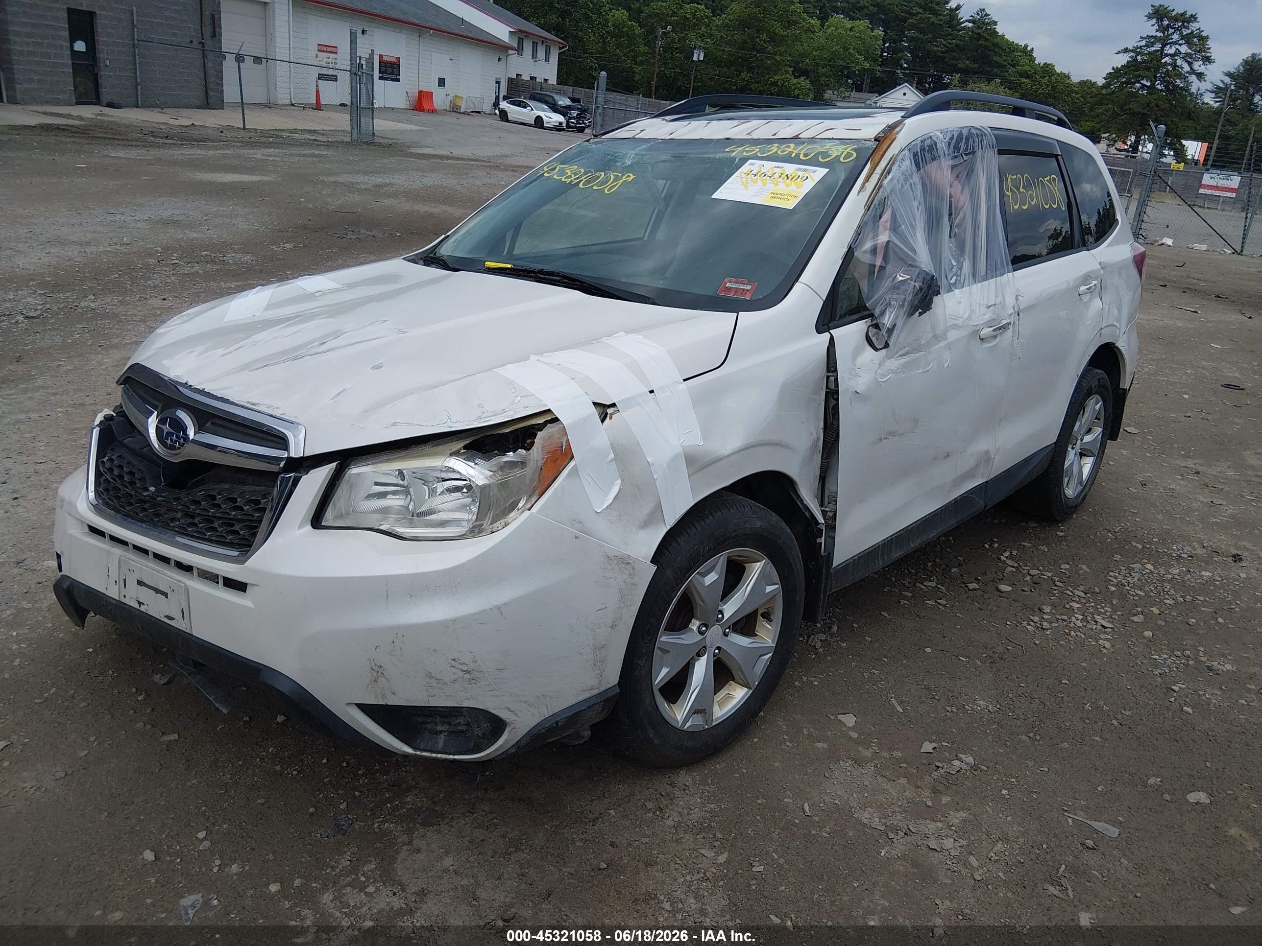 2015 Subaru Forester 2.5i Premium White vin: JF2SJADC7FH588619