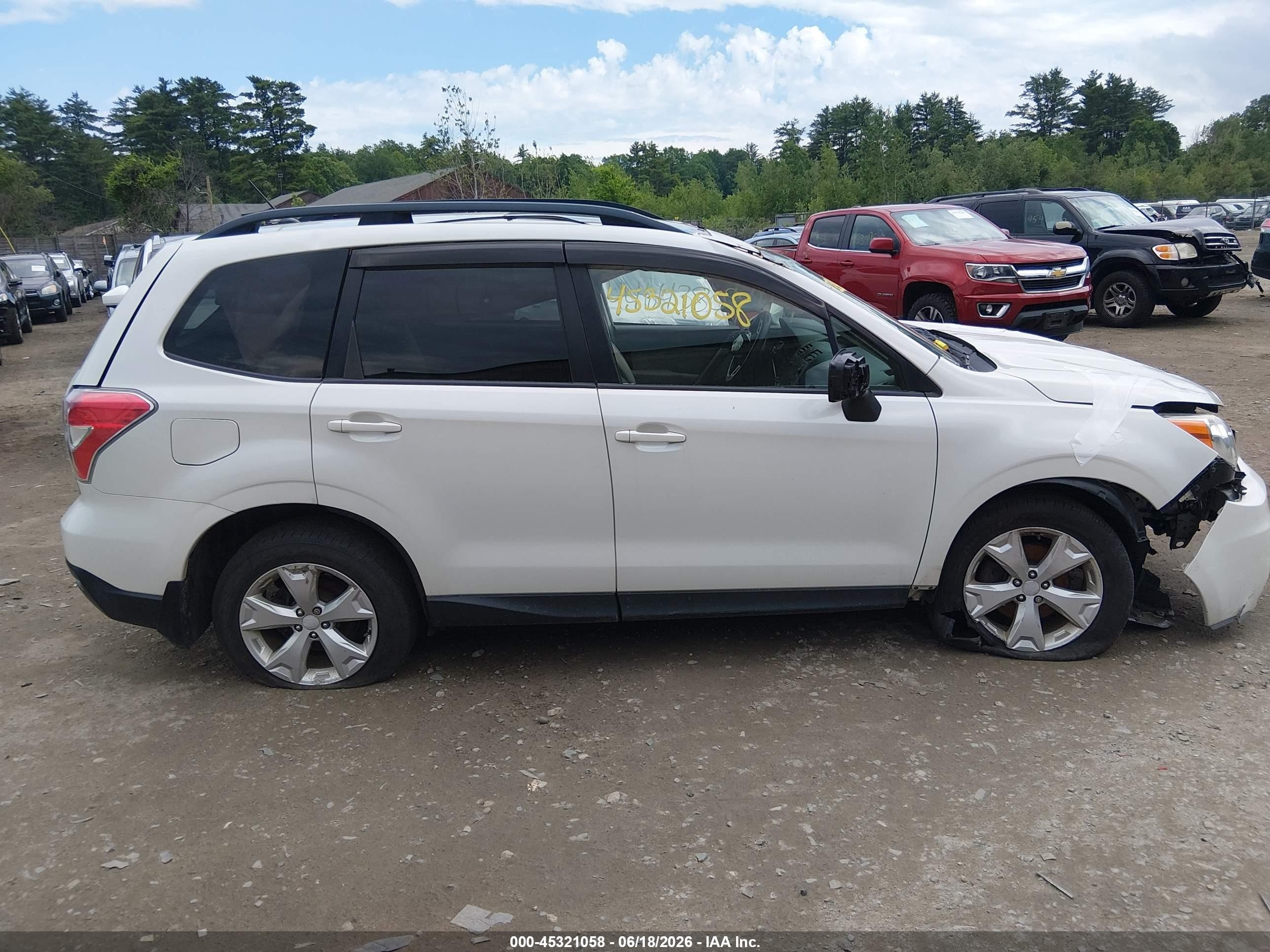 2015 Subaru Forester 2.5i Premium White vin: JF2SJADC7FH588619