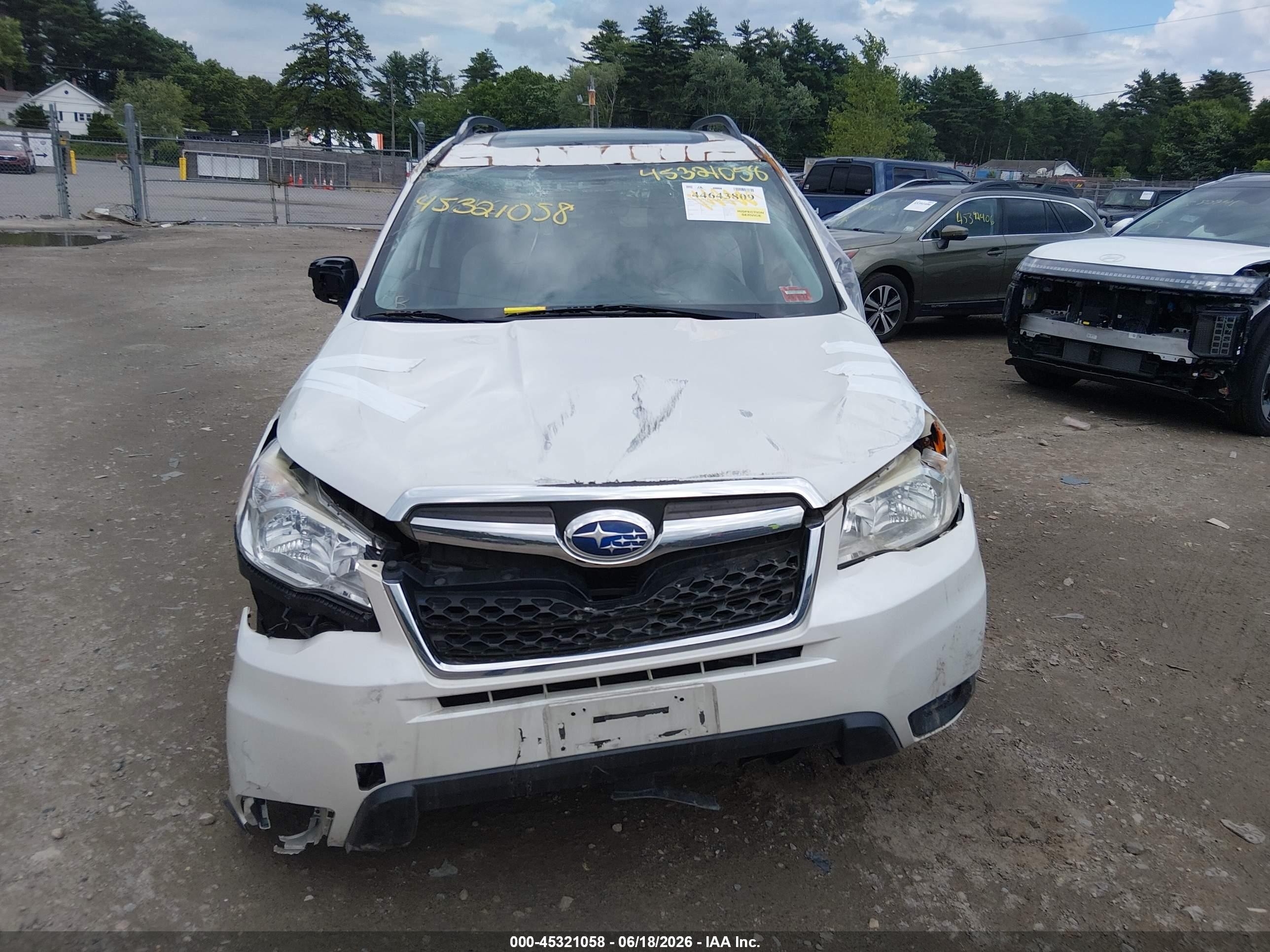 2015 Subaru Forester 2.5i Premium White vin: JF2SJADC7FH588619