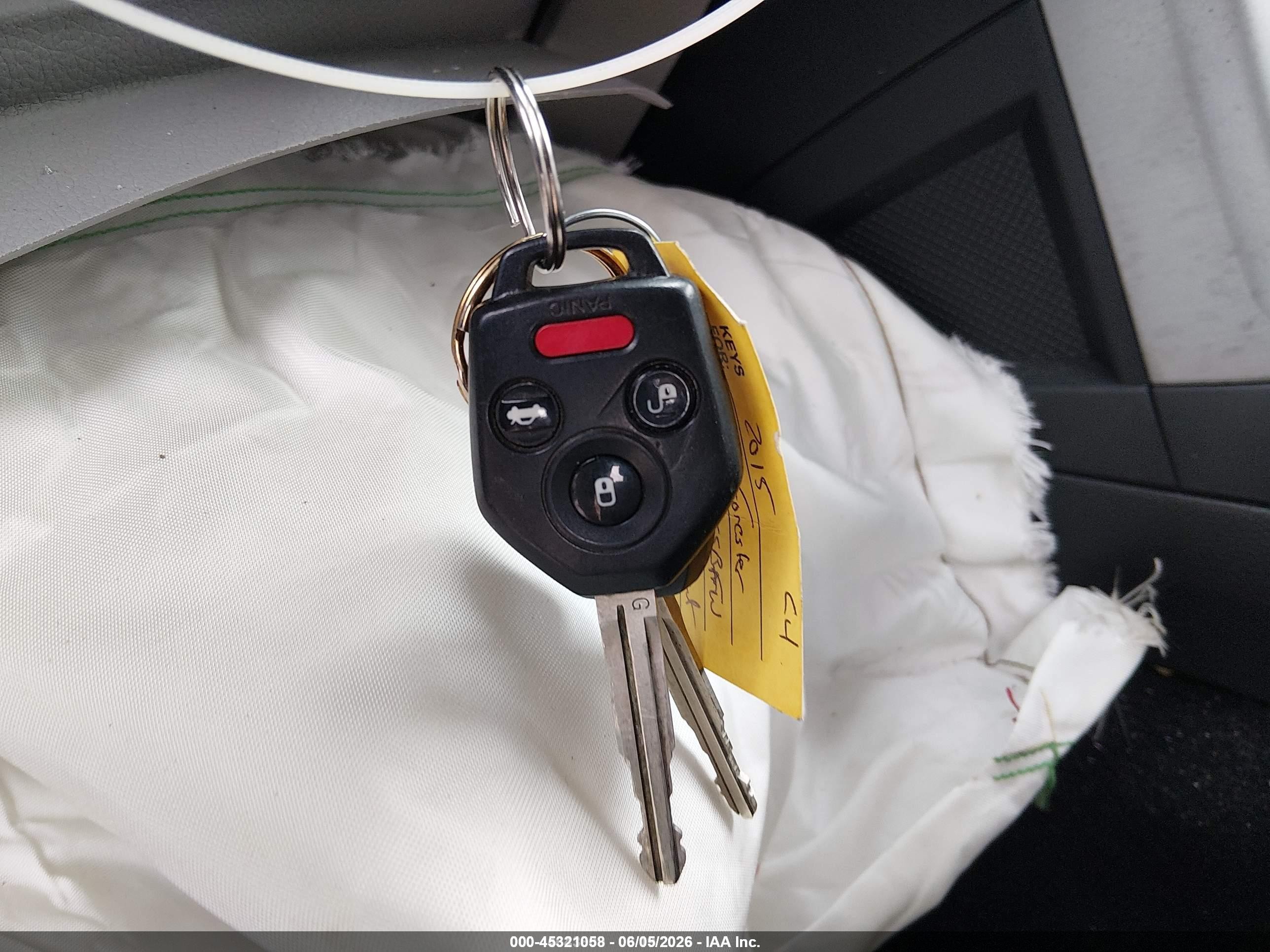2015 Subaru Forester 2.5i Premium White vin: JF2SJADC7FH588619