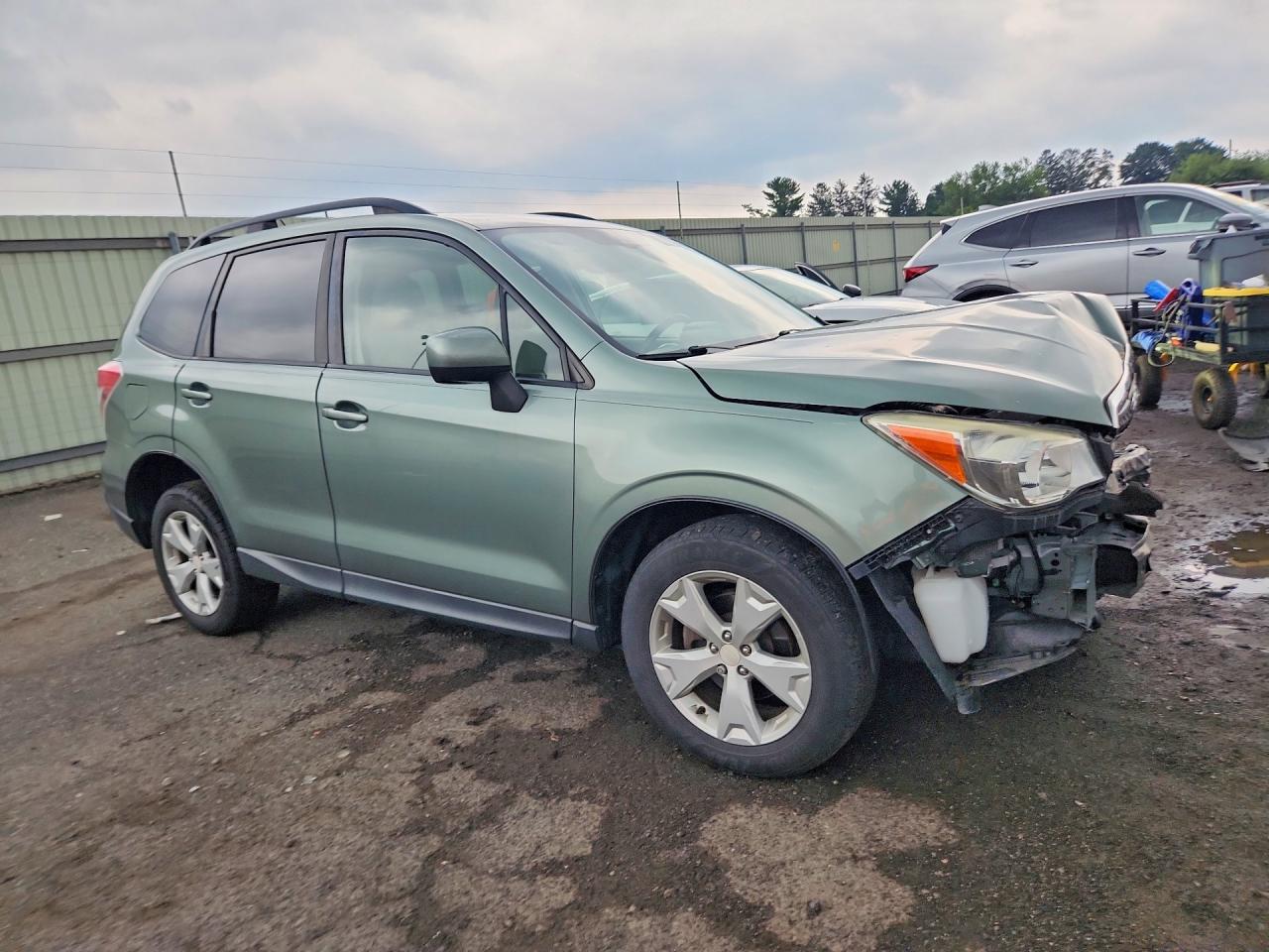 2015 Subaru Forester 2.5i Premium Green vin: JF2SJADC7FH803299