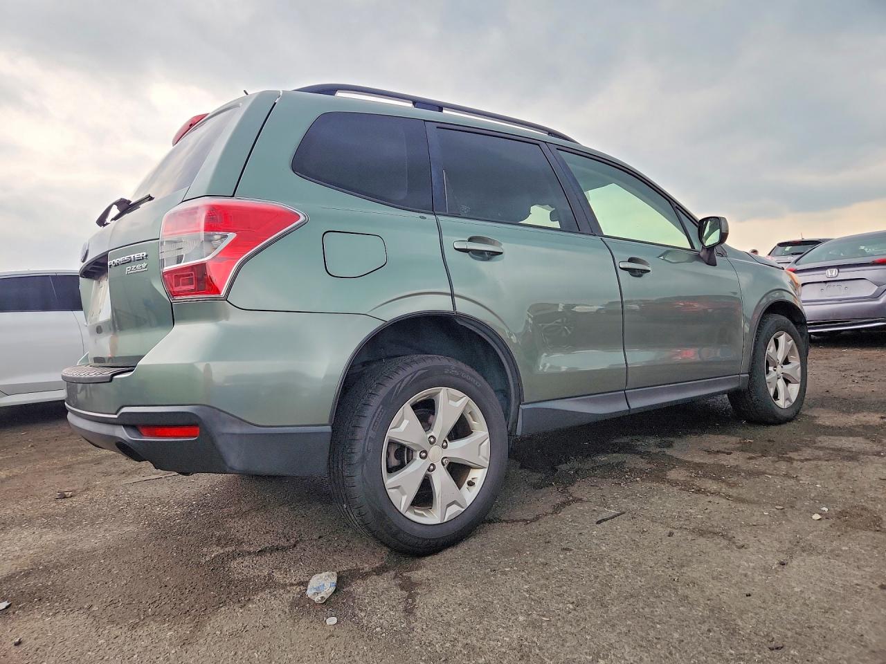 2015 Subaru Forester 2.5i Premium Green vin: JF2SJADC7FH803299
