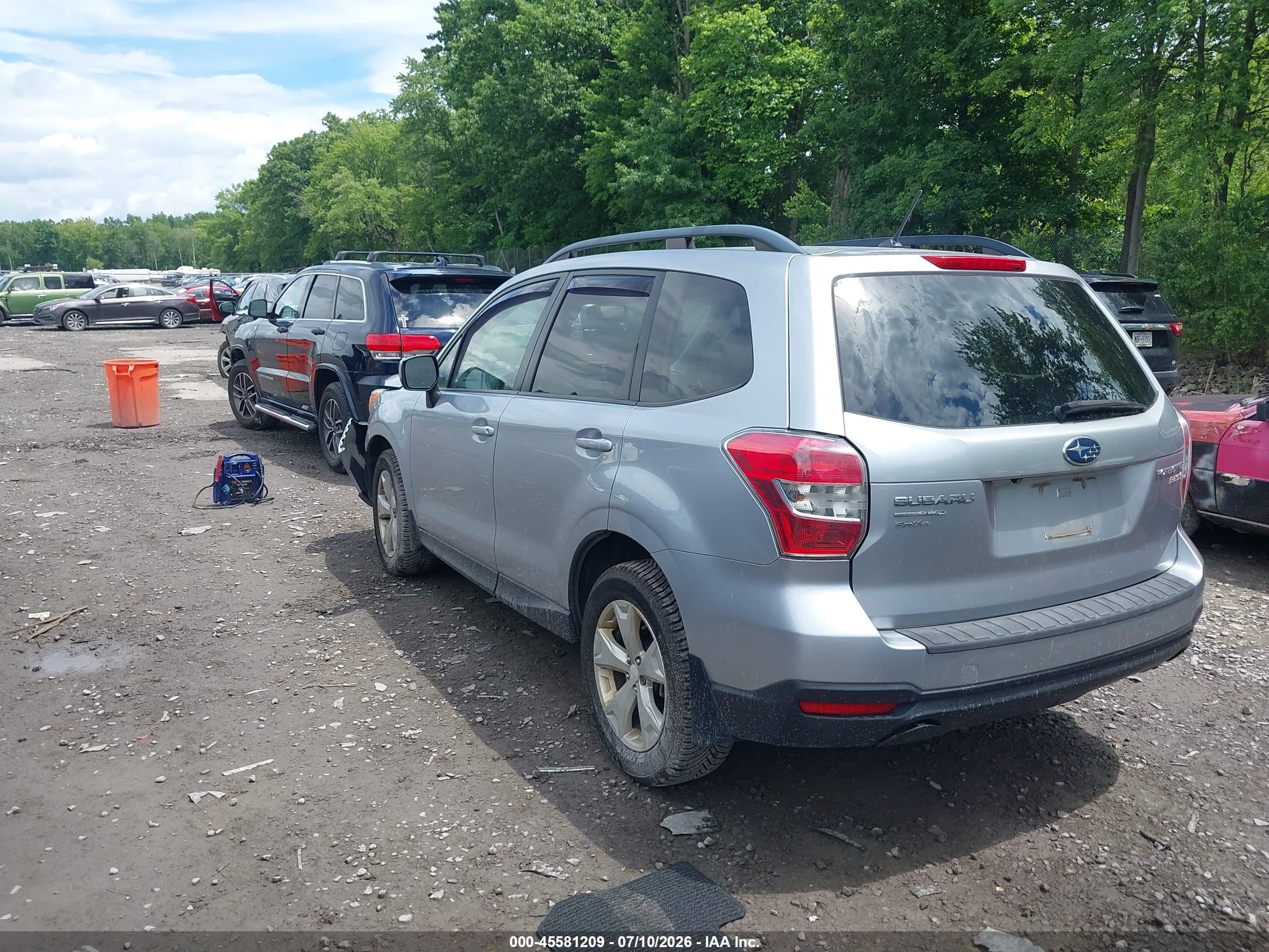2015 Subaru Forester 2.5i Premium Silver vin: JF2SJADC7FH812634