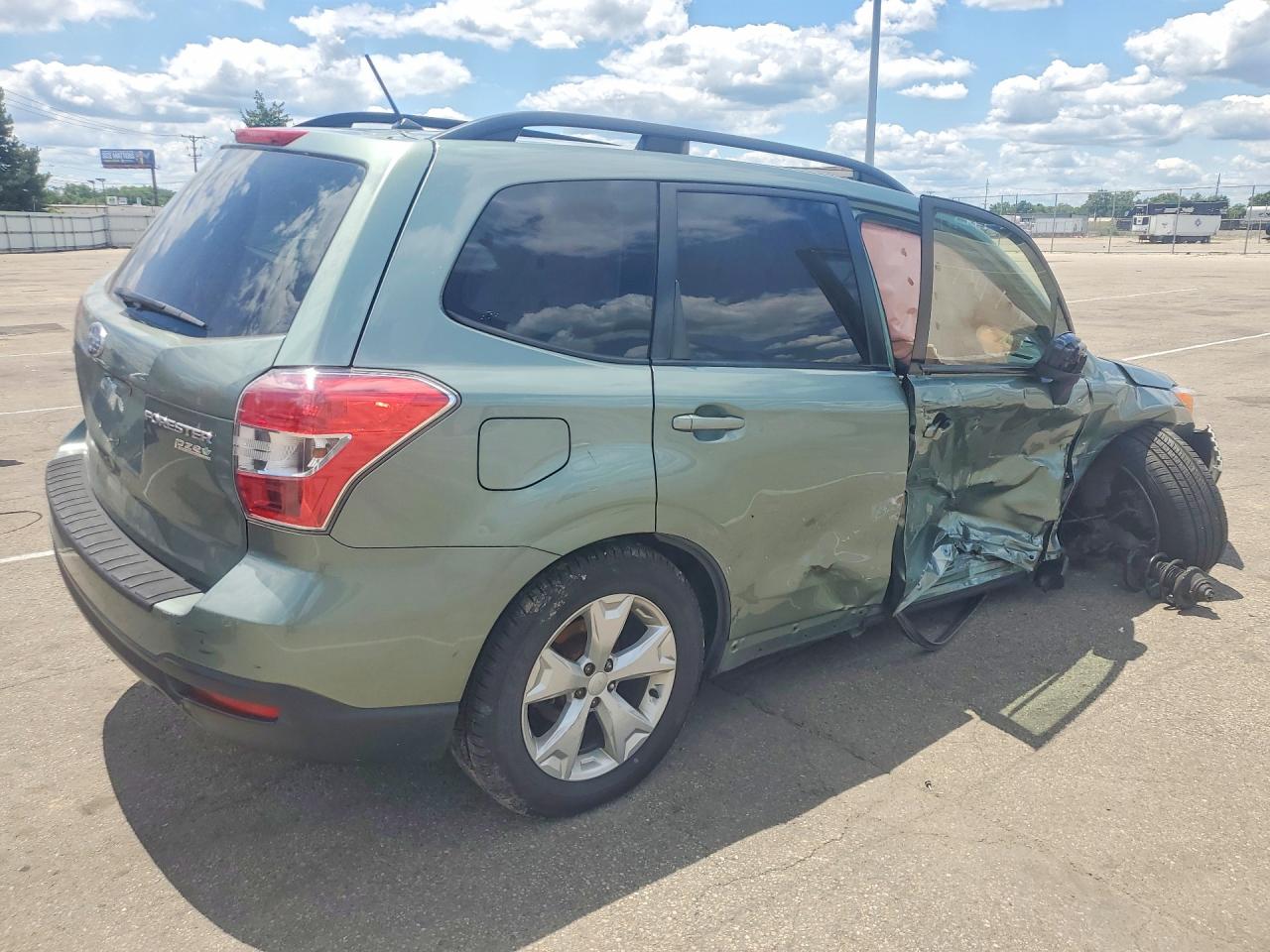 2015 Subaru Forester 2.5i Premium Green vin: JF2SJADC7FH825383