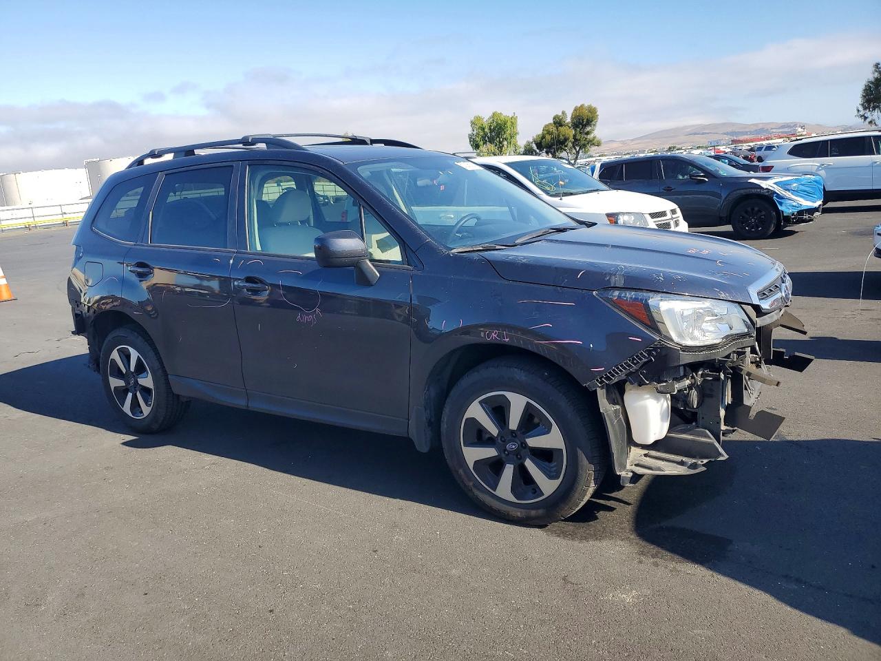 2017 Subaru Forester 2.5i Premium Gray vin: JF2SJADC7HH413127