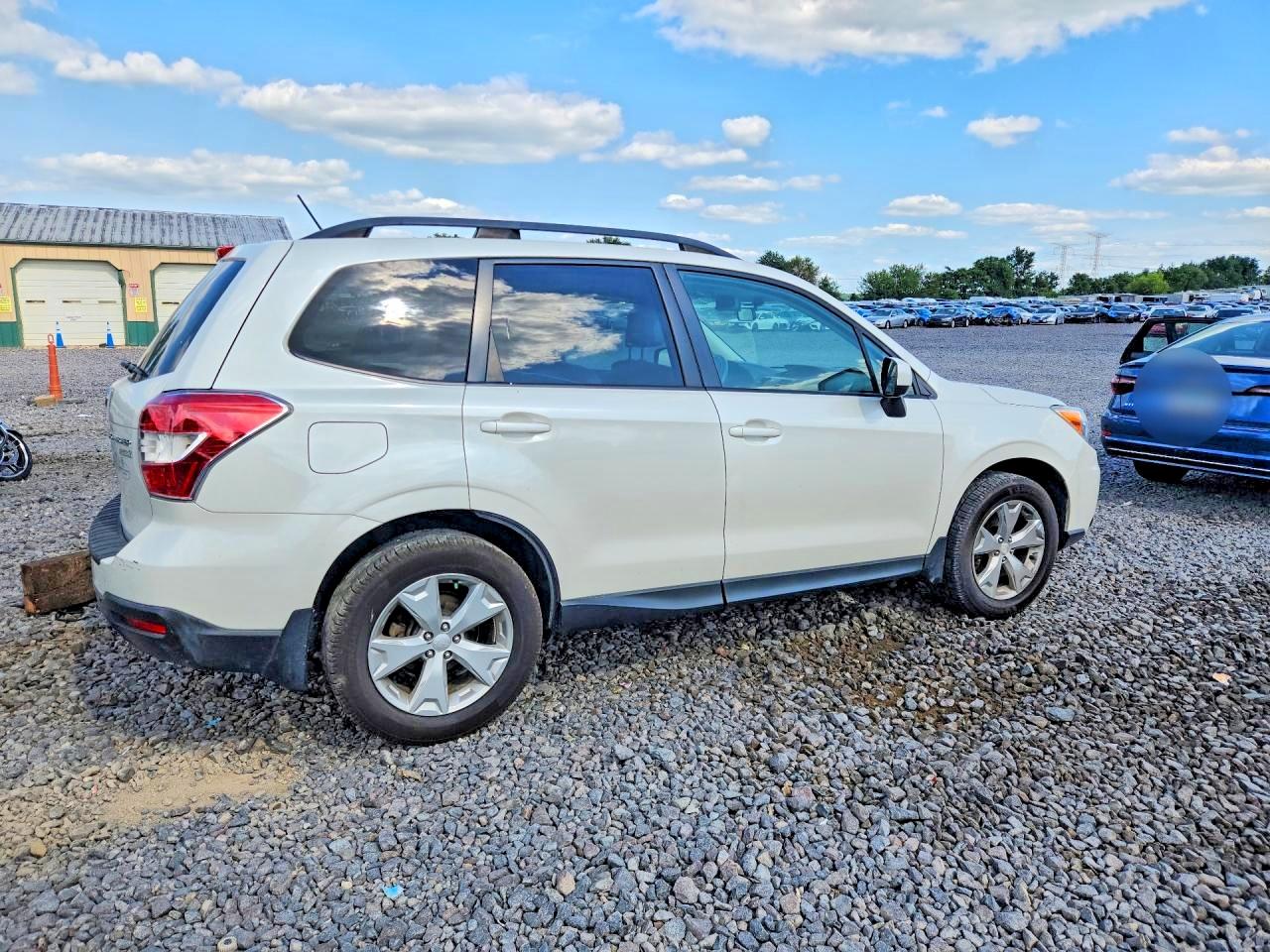 2015 Subaru Forester 2.5i Premium White vin: JF2SJADC8FG519508