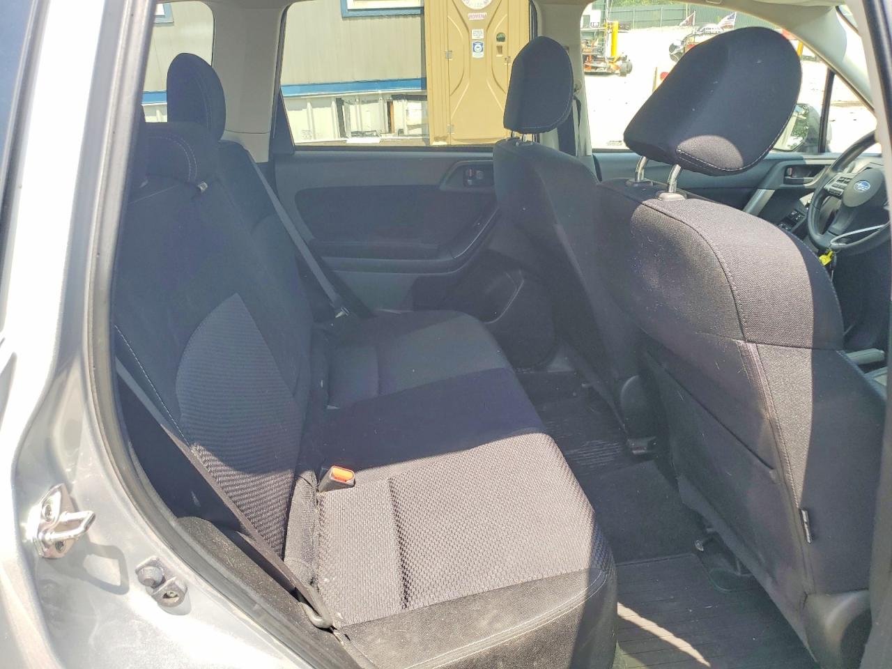 2015 Subaru Forester 2.5i Premium Silver vin: JF2SJADC8FH401971