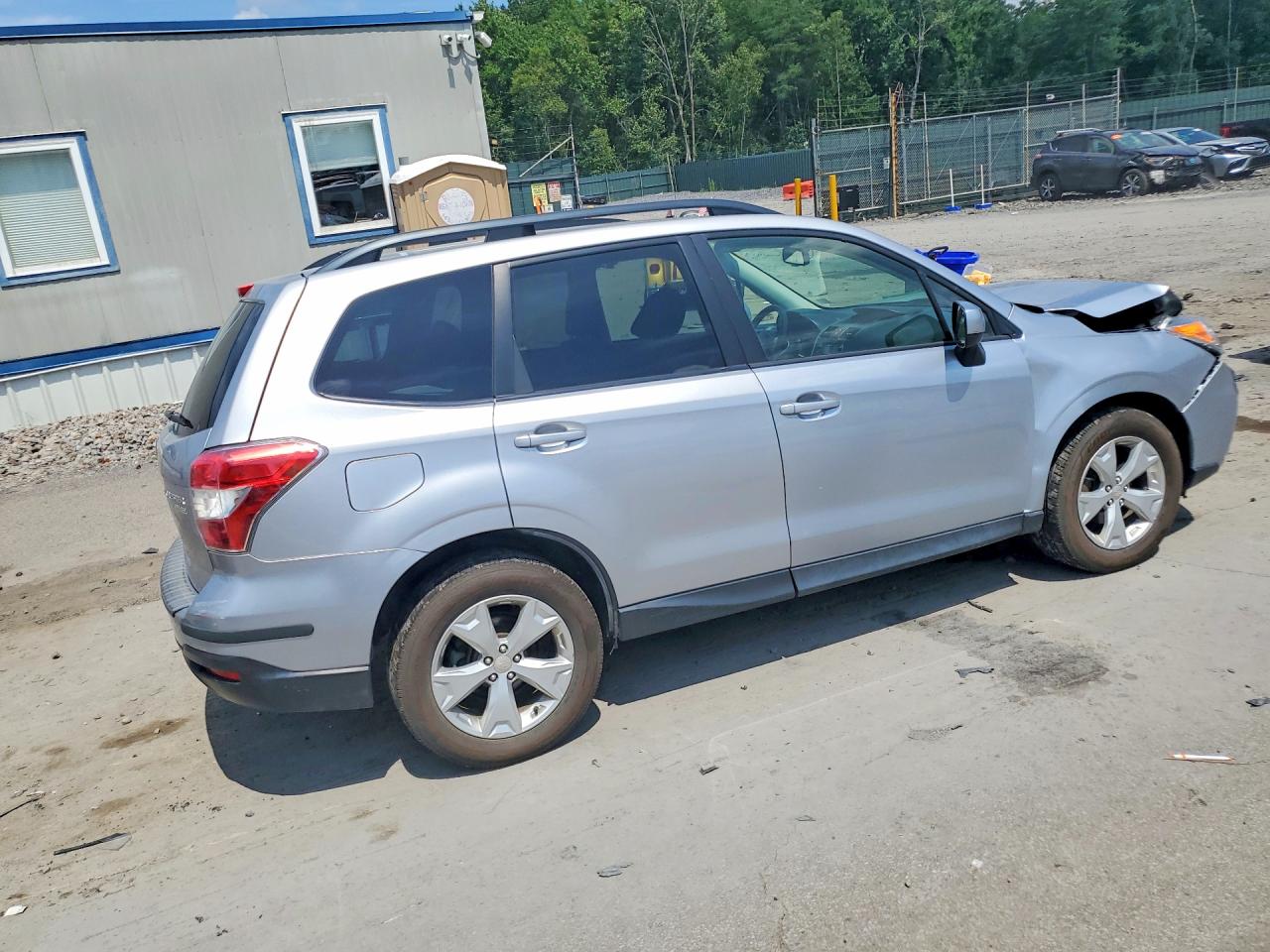 2015 Subaru Forester 2.5i Premium Silver vin: JF2SJADC8FH401971