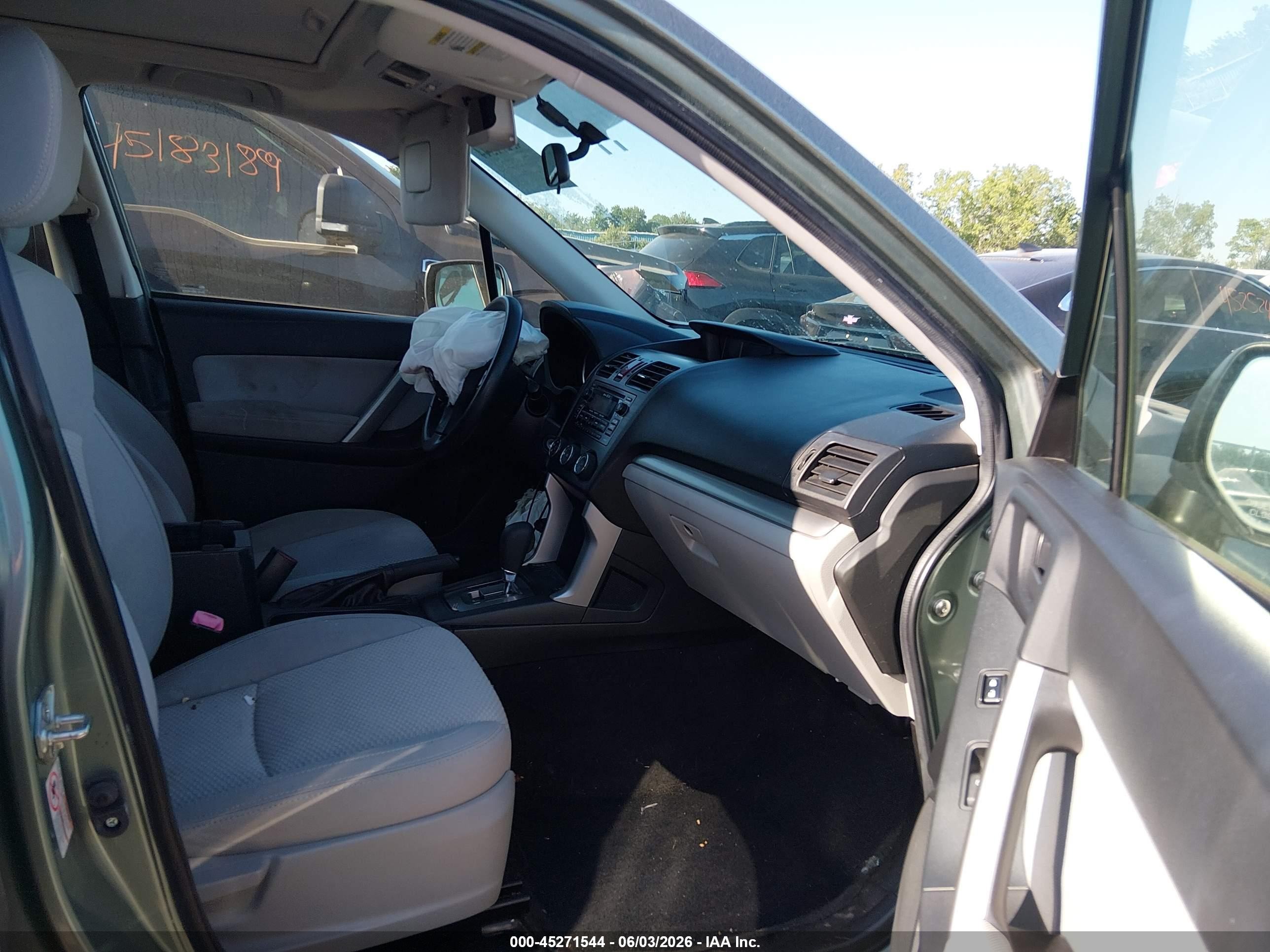 2015 Subaru Forester 2.5i Premium Green vin: JF2SJADC8FH405082