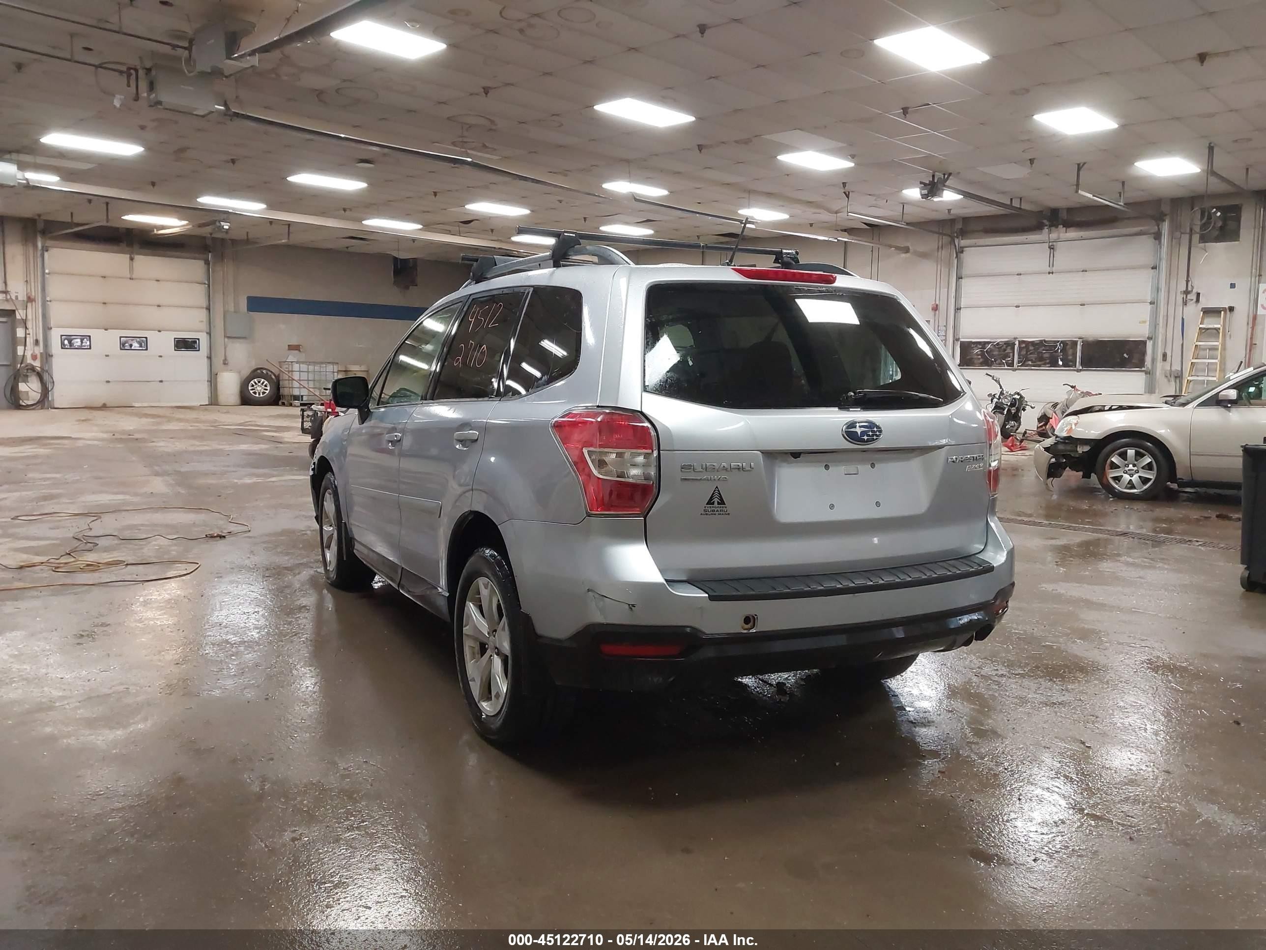 2015 Subaru Forester 2.5i Premium Серебряный vin: JF2SJADC8FH411190