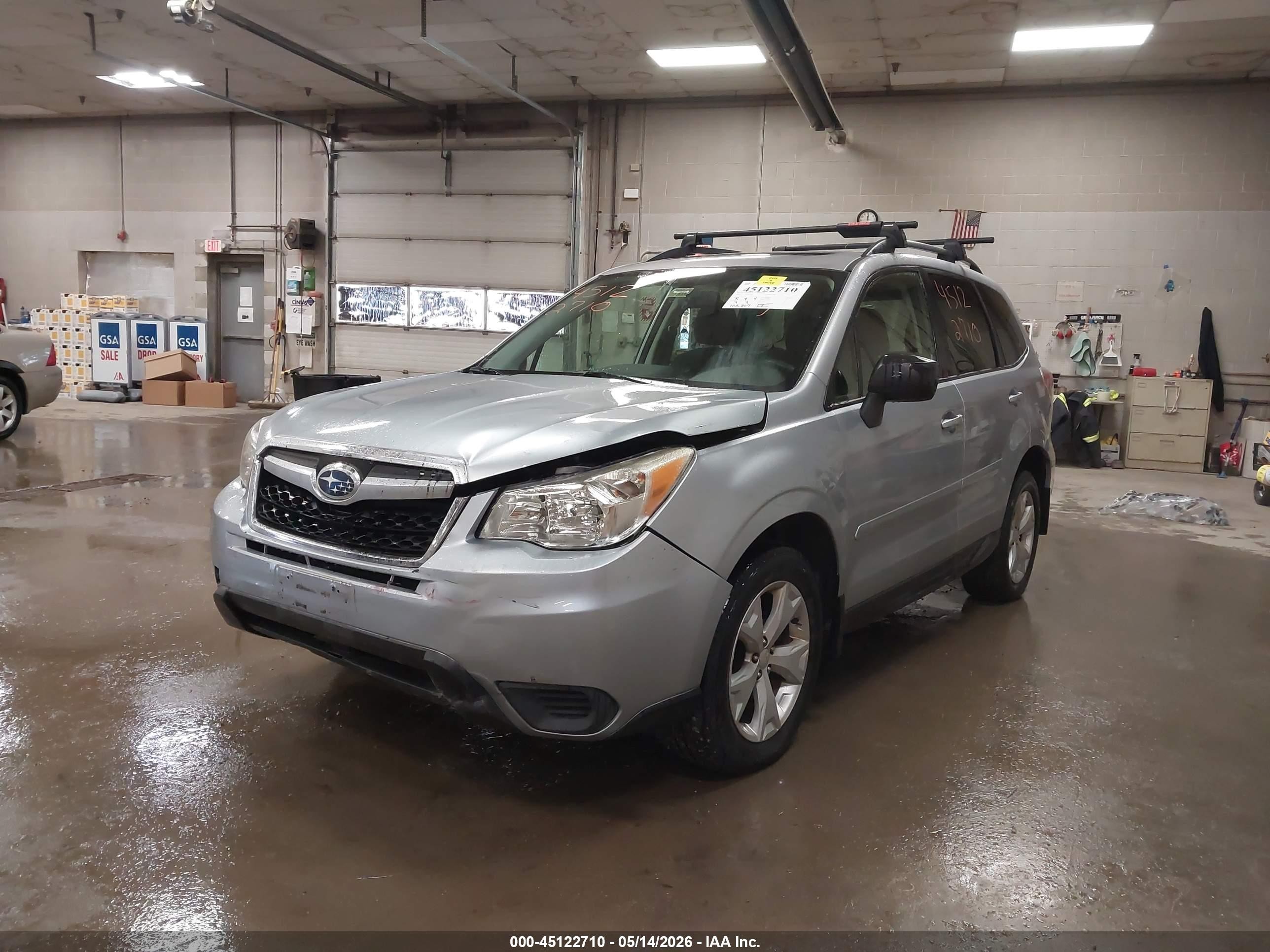 2015 Subaru Forester 2.5i Premium Серебряный vin: JF2SJADC8FH411190