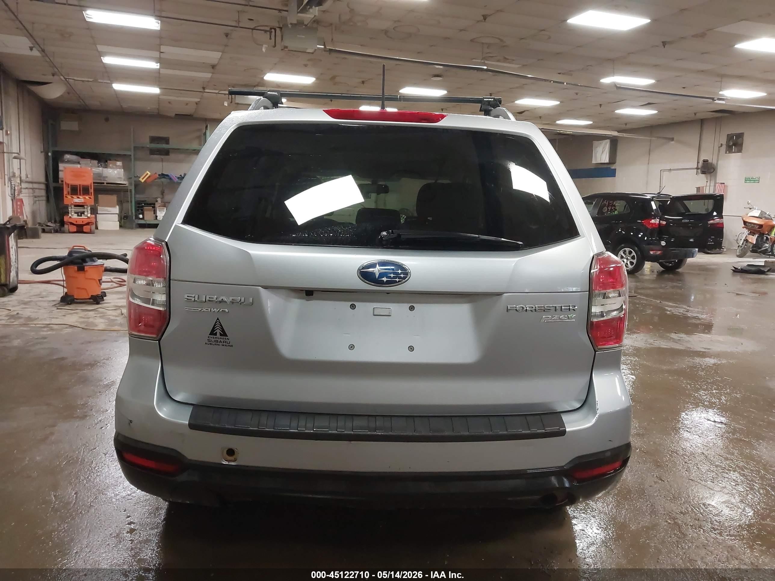 2015 Subaru Forester 2.5i Premium Серебряный vin: JF2SJADC8FH411190