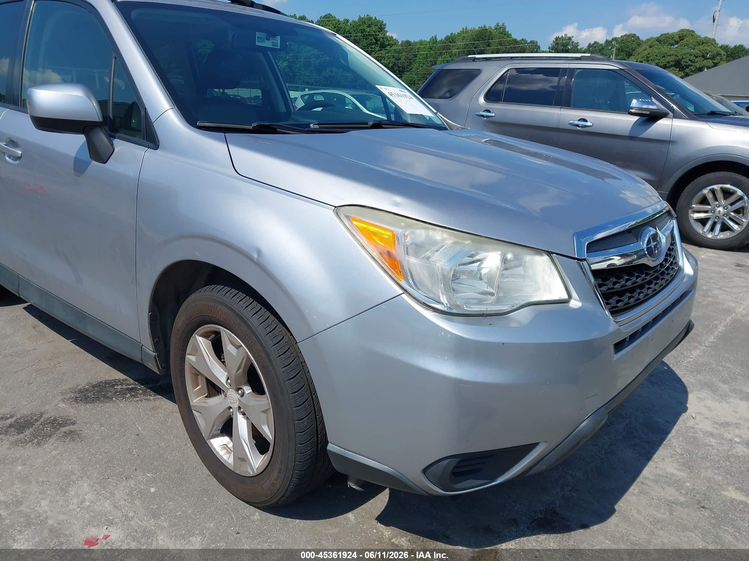 2015 Subaru Forester 2.5i Premium Silver vin: JF2SJADC8FH416065