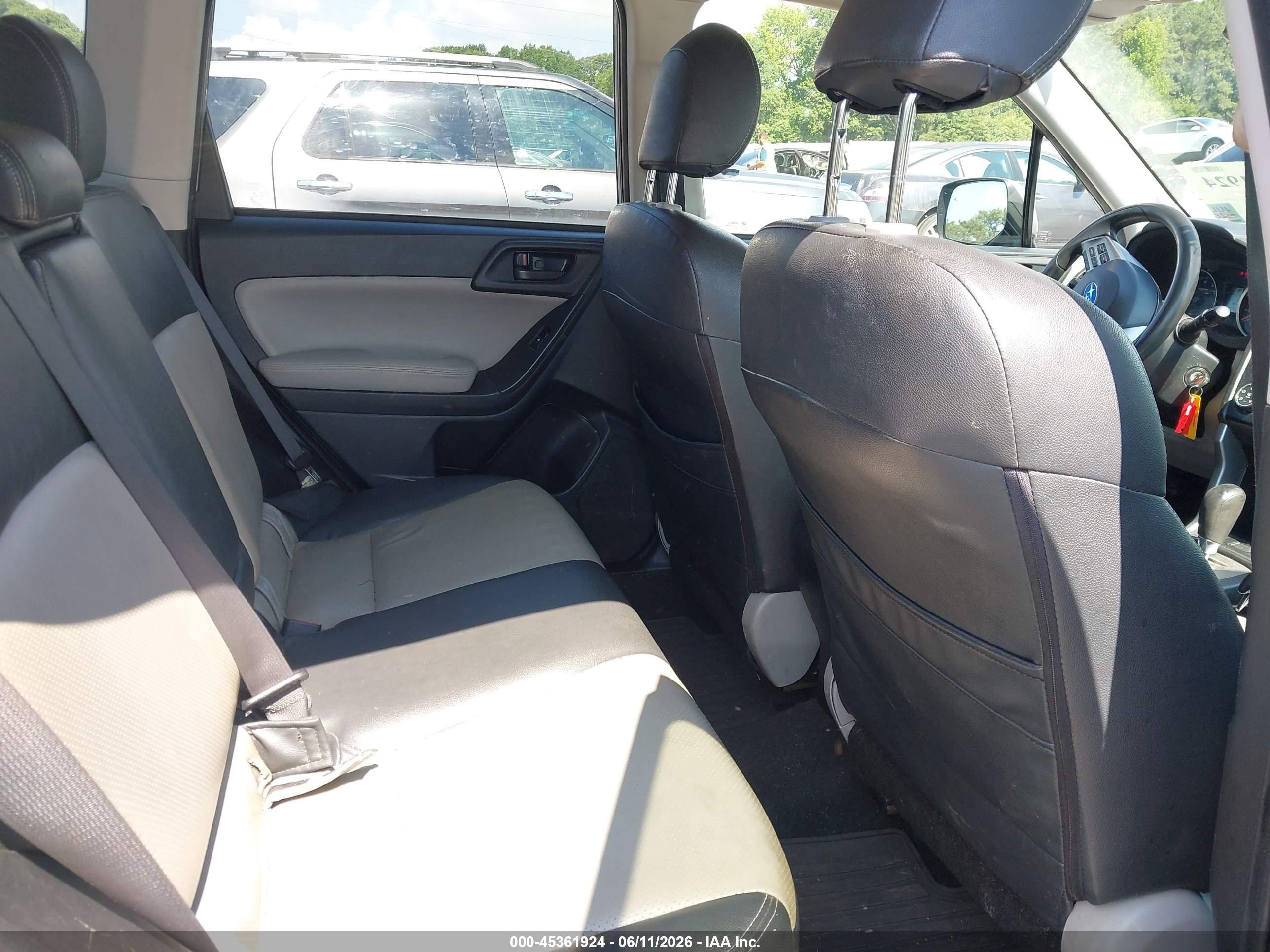 2015 Subaru Forester 2.5i Premium Silver vin: JF2SJADC8FH416065