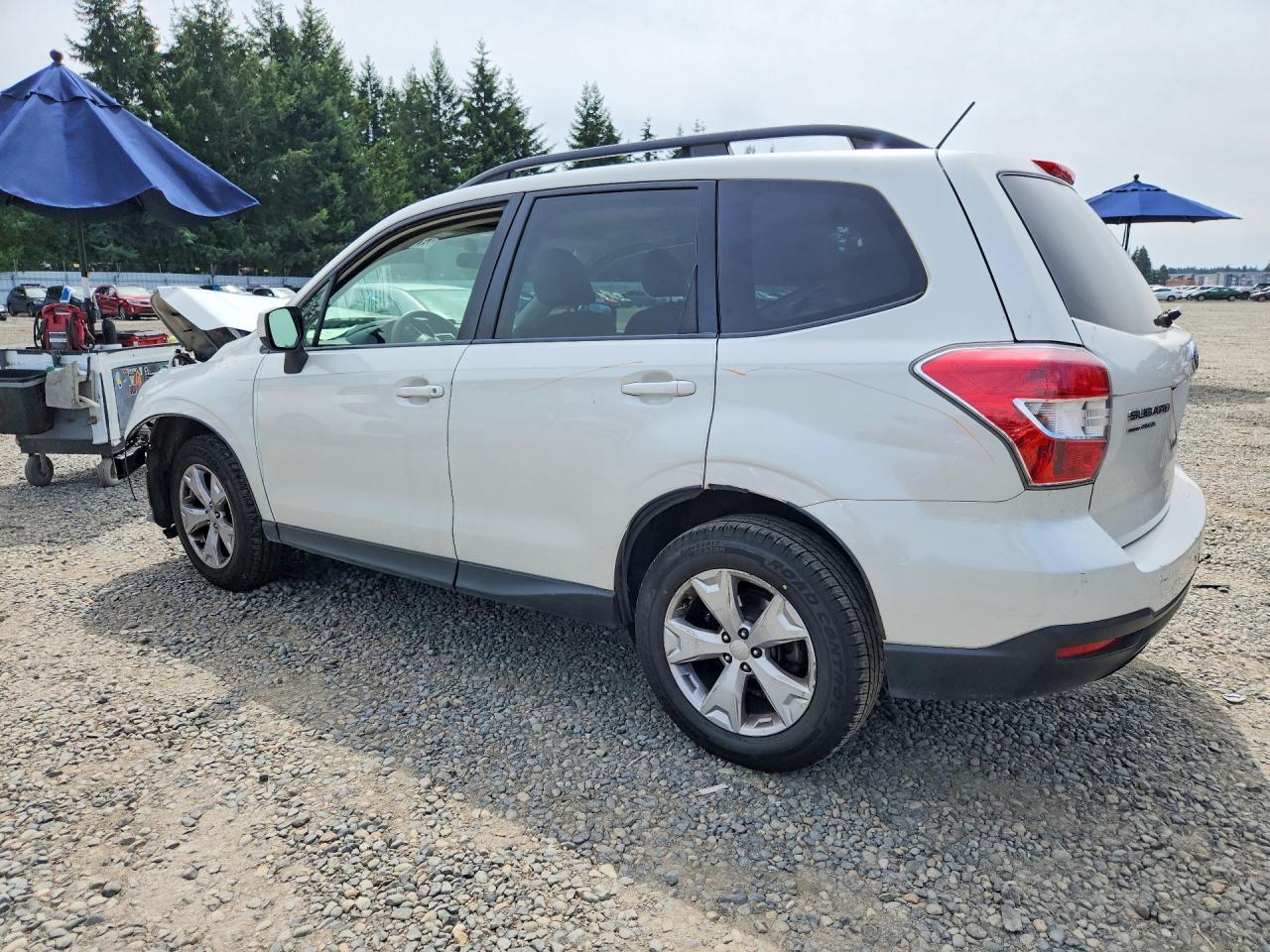 2015 Subaru Forester 2.5i Premium White vin: JF2SJADC8FH424909
