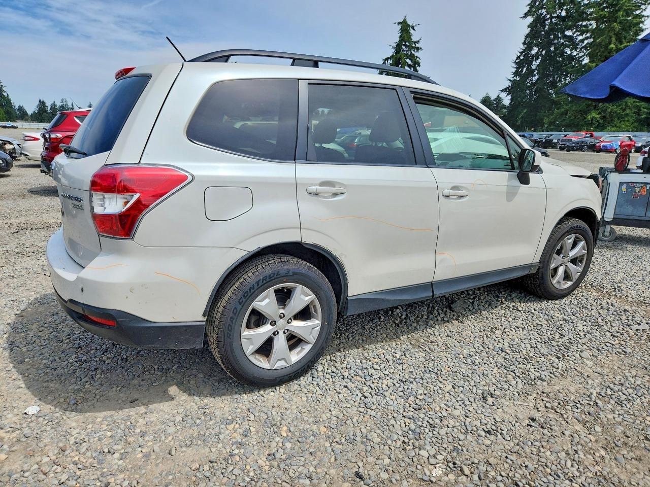2015 Subaru Forester 2.5i Premium White vin: JF2SJADC8FH424909