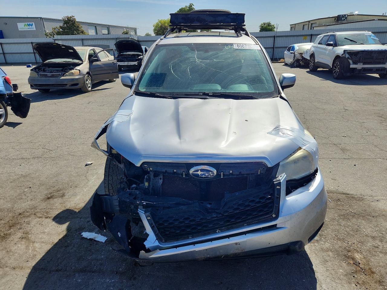 2015 Subaru Forester 2.5i Premium Silver vin: JF2SJADC8FH442309