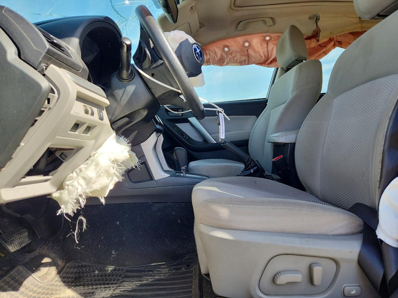 2015 Subaru Forester 2.5i Premium Silver vin: JF2SJADC8FH442309