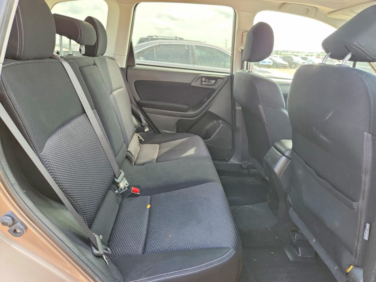 2015 Subaru Forester 2.5i Premium Tan vin: JF2SJADC8FH473334