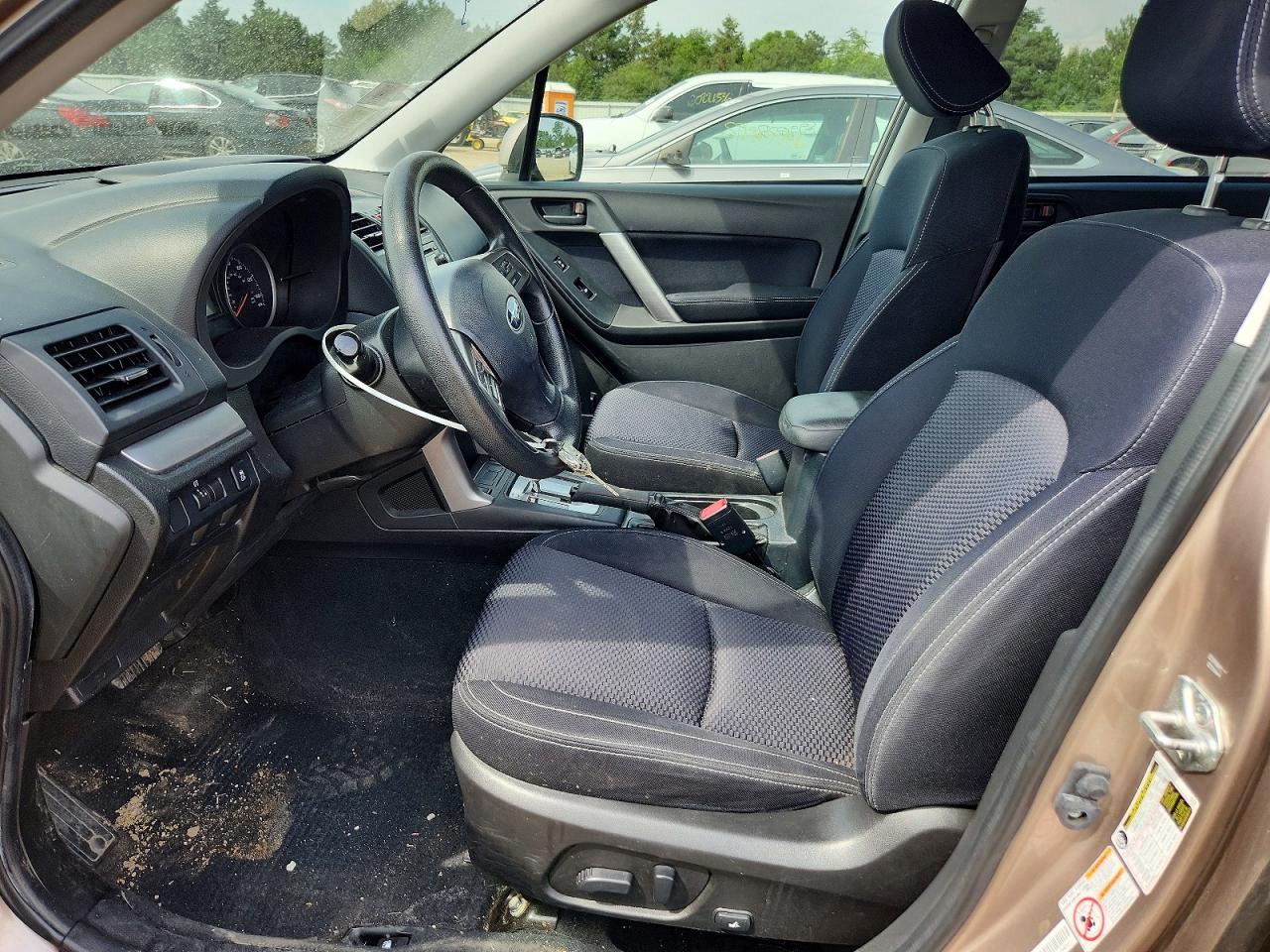 2015 Subaru Forester 2.5i Premium Tan vin: JF2SJADC8FH473334