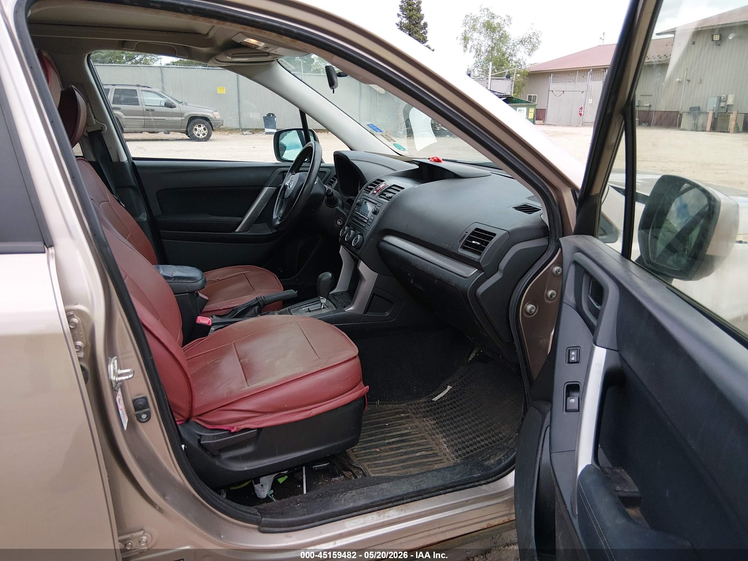 2015 Subaru Forester 2.5i Premium Tan vin: JF2SJADC8FH497102