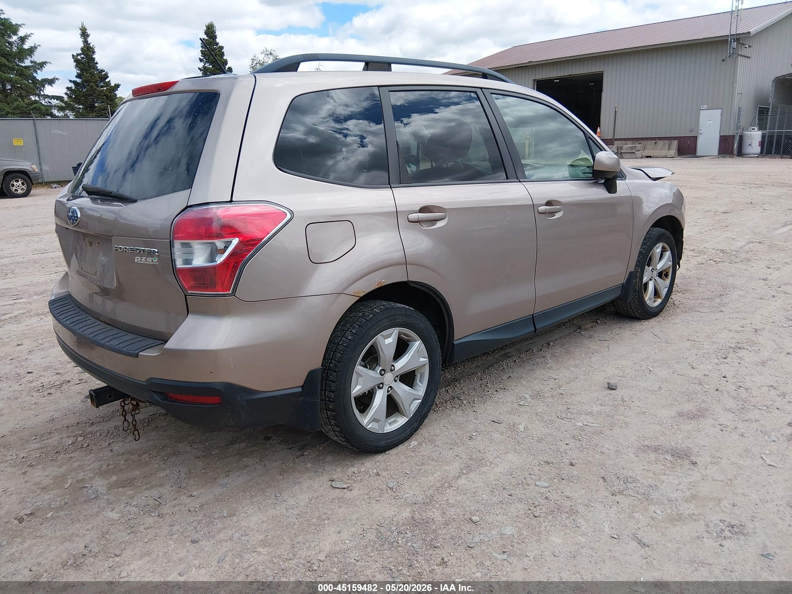 2015 Subaru Forester 2.5i Premium Tan vin: JF2SJADC8FH497102