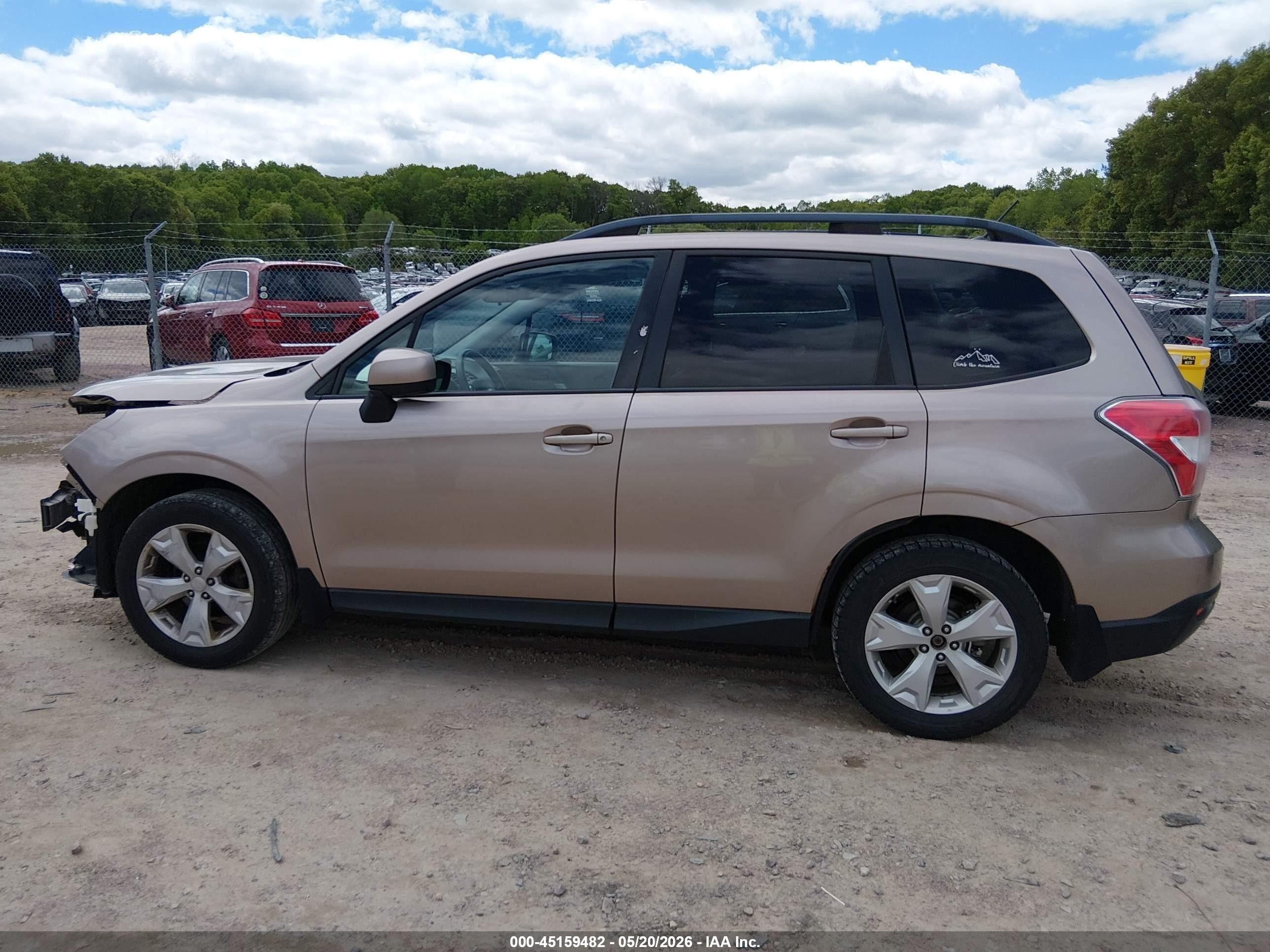 2015 Subaru Forester 2.5i Premium Tan vin: JF2SJADC8FH497102
