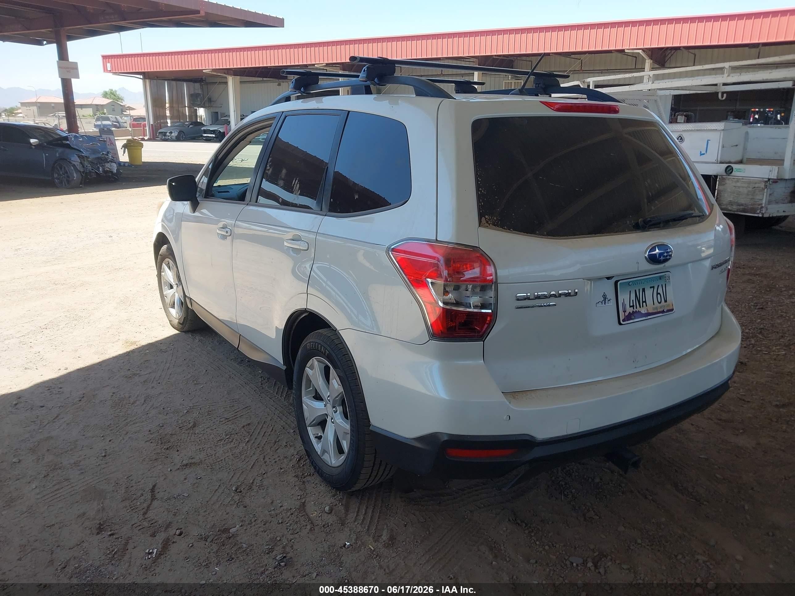 2015 Subaru Forester 2.5i Premium White vin: JF2SJADC8FH551160