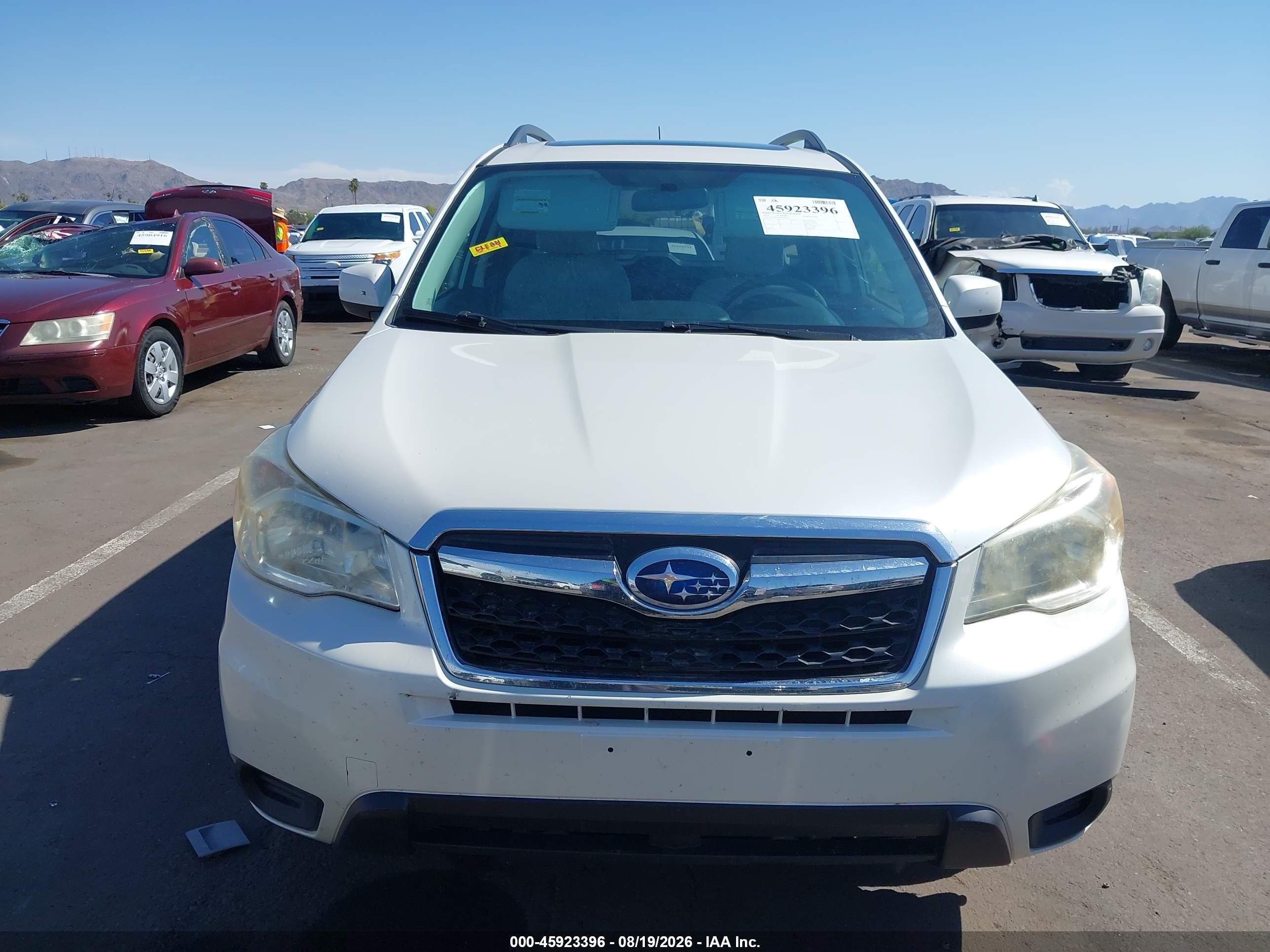 2014 Subaru Forester 2.5i Premium White vin: JF2SJADC9EH500460