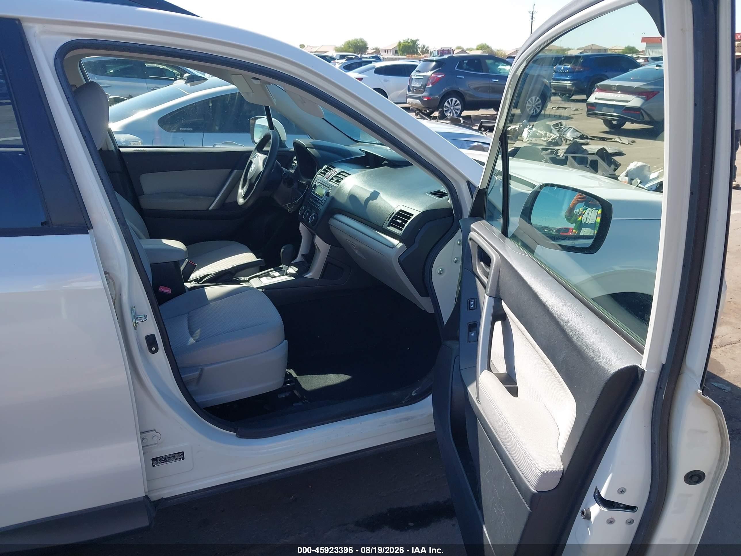 2014 Subaru Forester 2.5i Premium White vin: JF2SJADC9EH500460