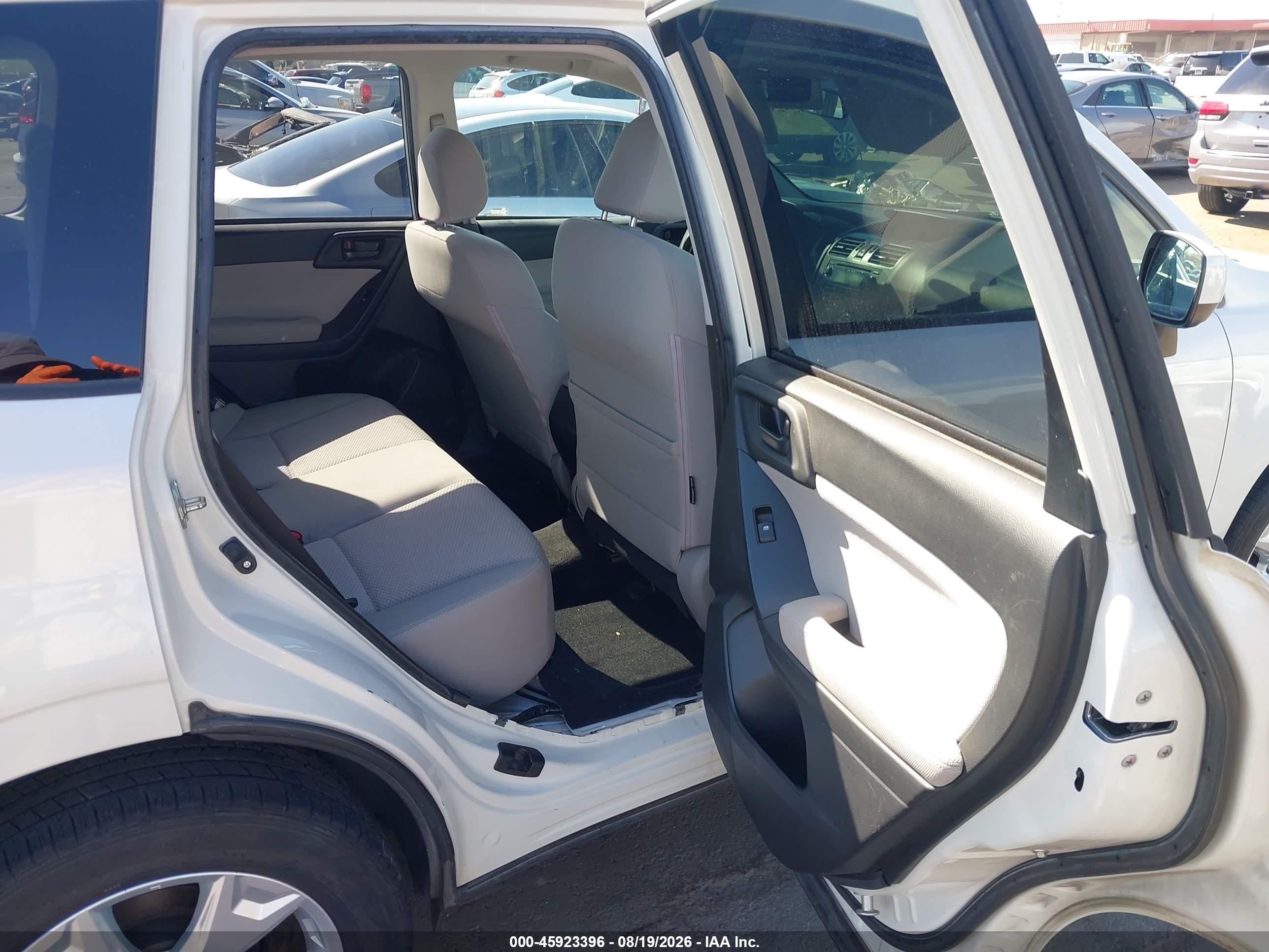2014 Subaru Forester 2.5i Premium White vin: JF2SJADC9EH500460