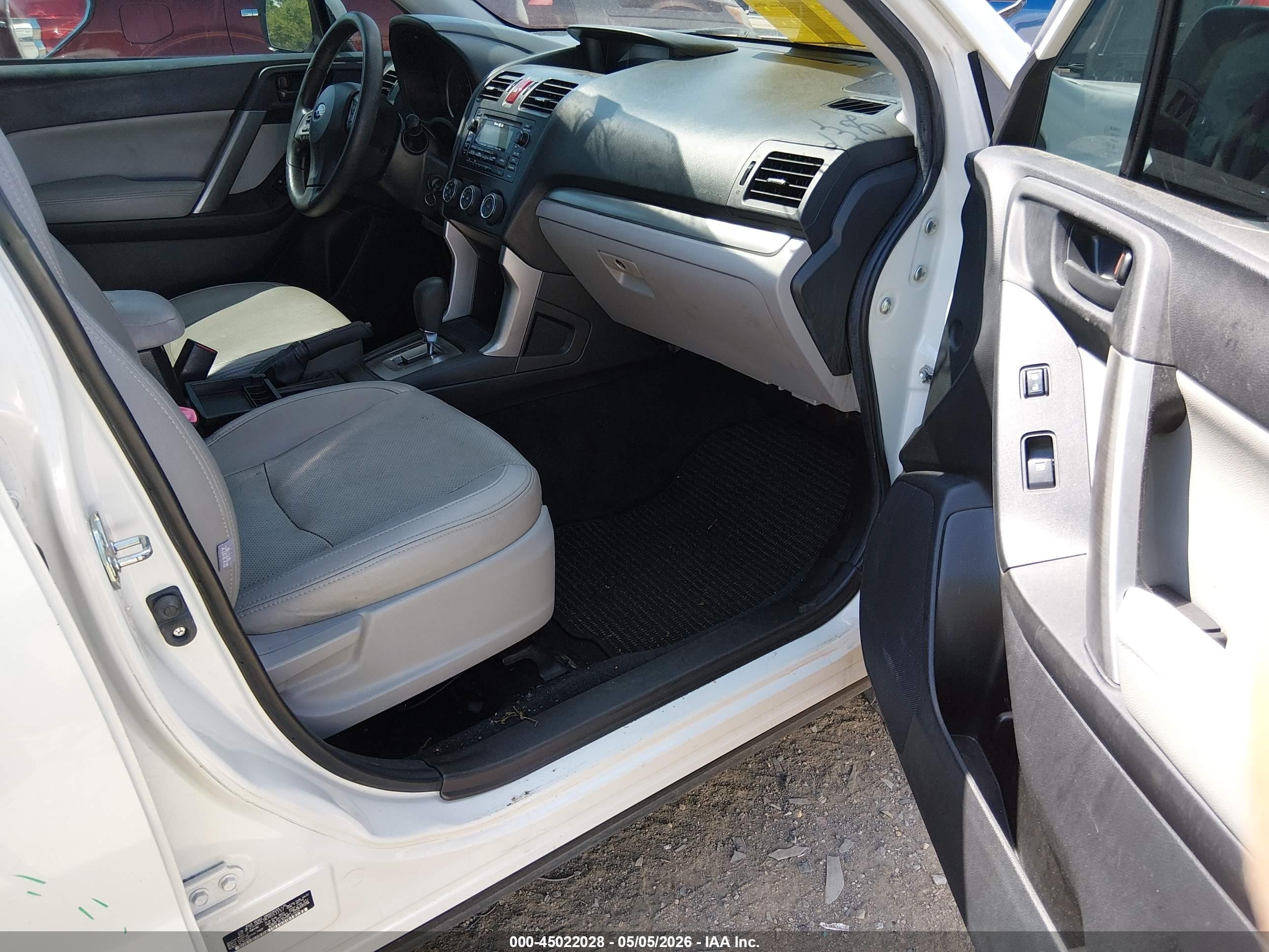 2014 Subaru Forester 2.5i Premium White vin: JF2SJADC9EH553157