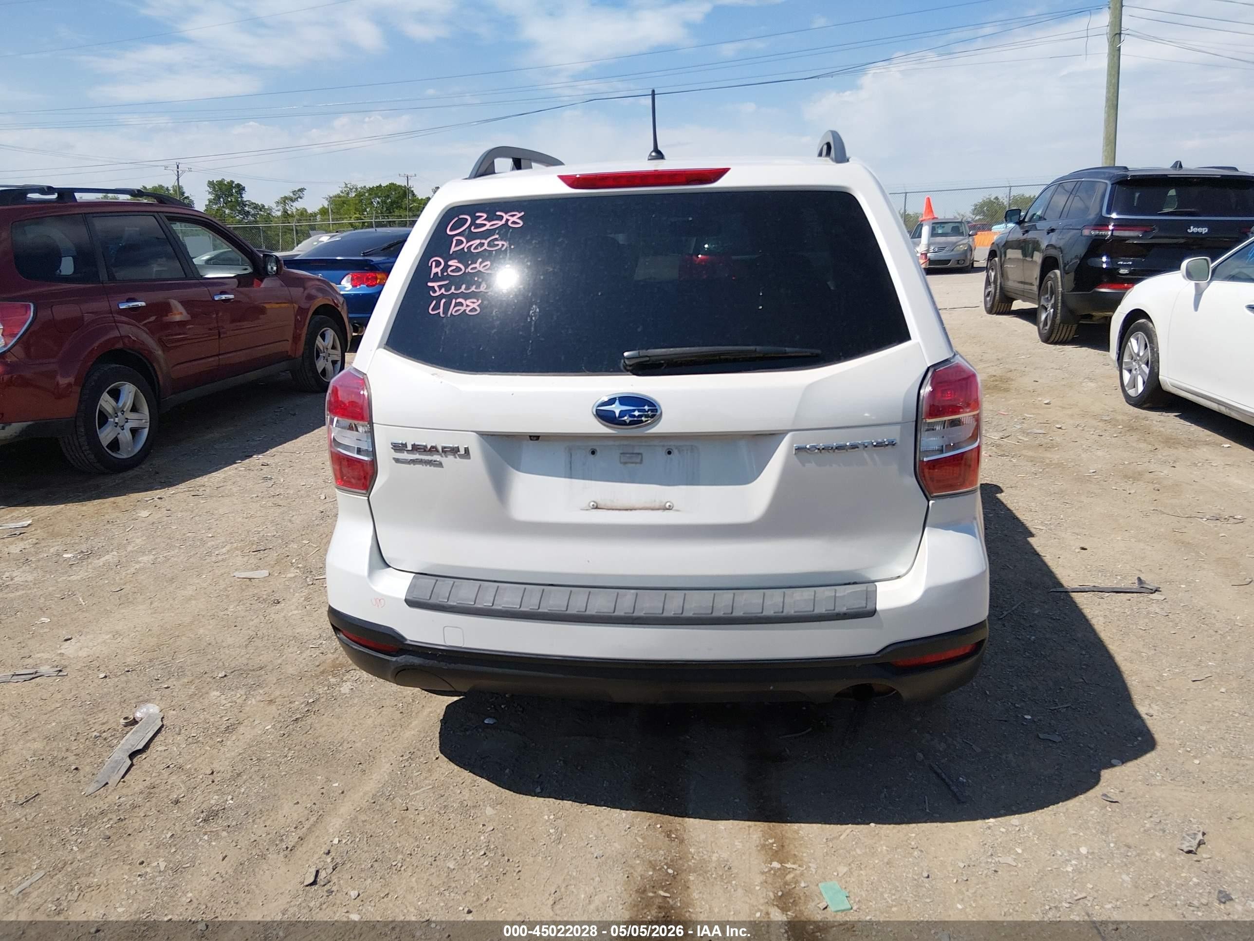 2014 Subaru Forester 2.5i Premium White vin: JF2SJADC9EH553157
