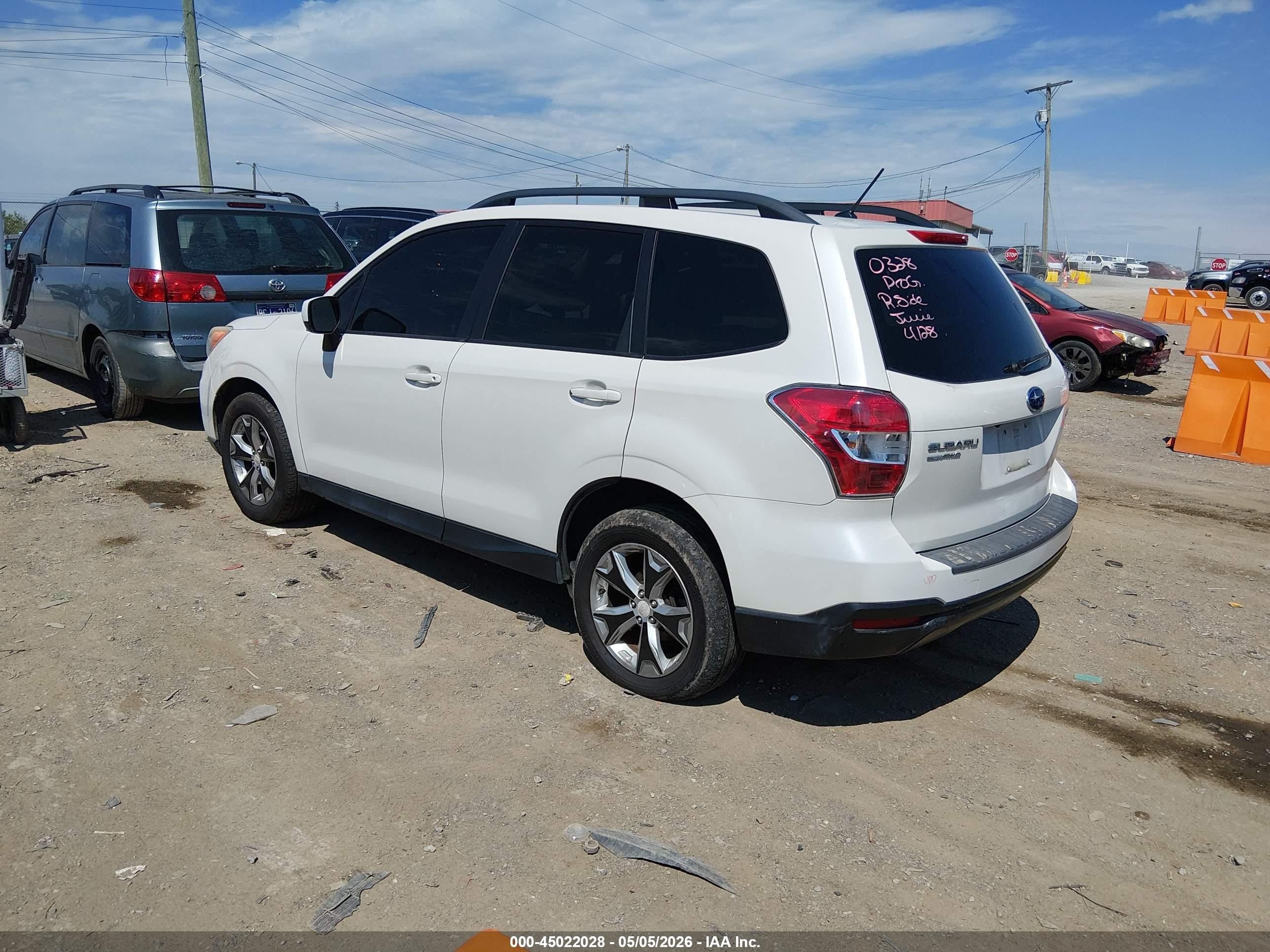 2014 Subaru Forester 2.5i Premium White vin: JF2SJADC9EH553157