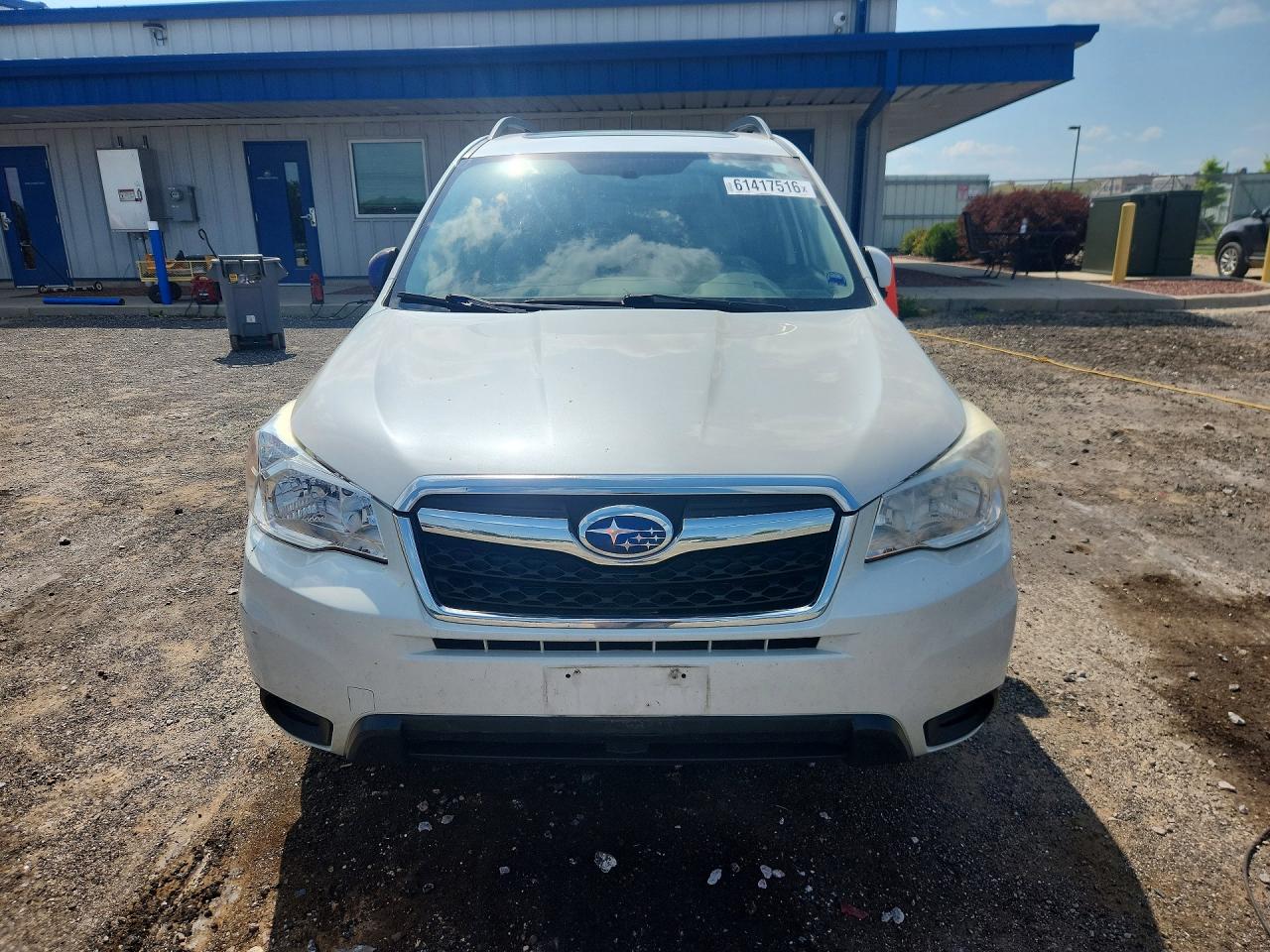 2015 Subaru Forester 2.5i Premium White vin: JF2SJADC9FH461810