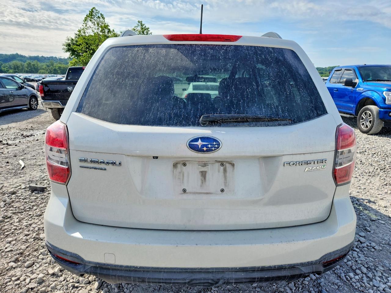 2015 Subaru Forester 2.5i Premium White vin: JF2SJADC9FH474010