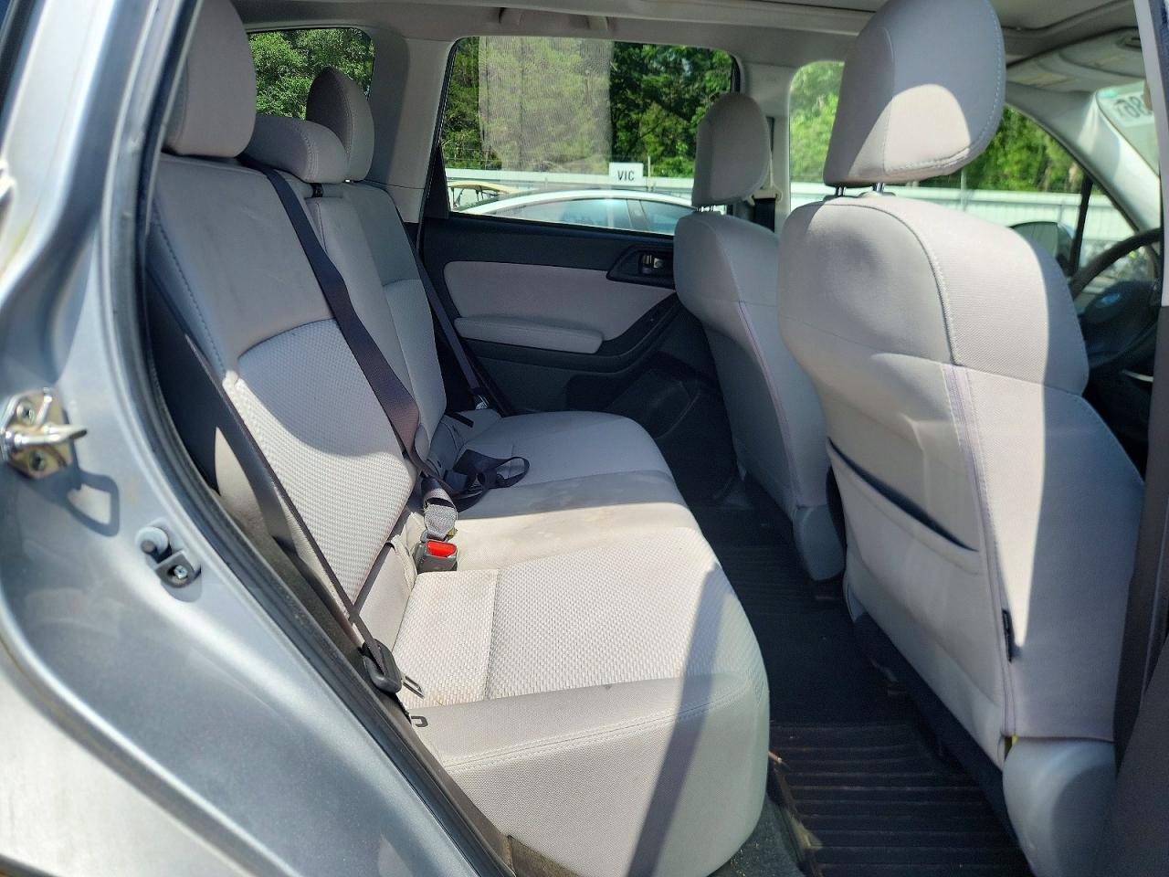 2015 Subaru Forester 2.5i Premium Silver vin: JF2SJADC9FH557713