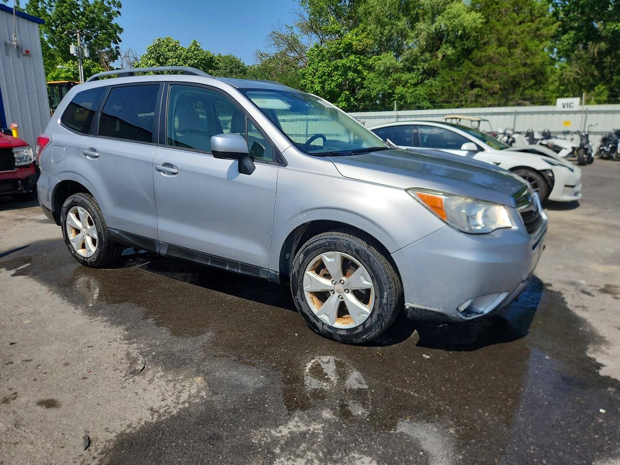 2015 Subaru Forester 2.5i Premium Silver vin: JF2SJADC9FH557713